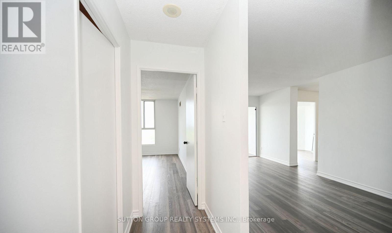 2114 - 115 Hillcrest Avenue, Mississauga, Ontario  L5B 3Y9 - Photo 16 - W12980792