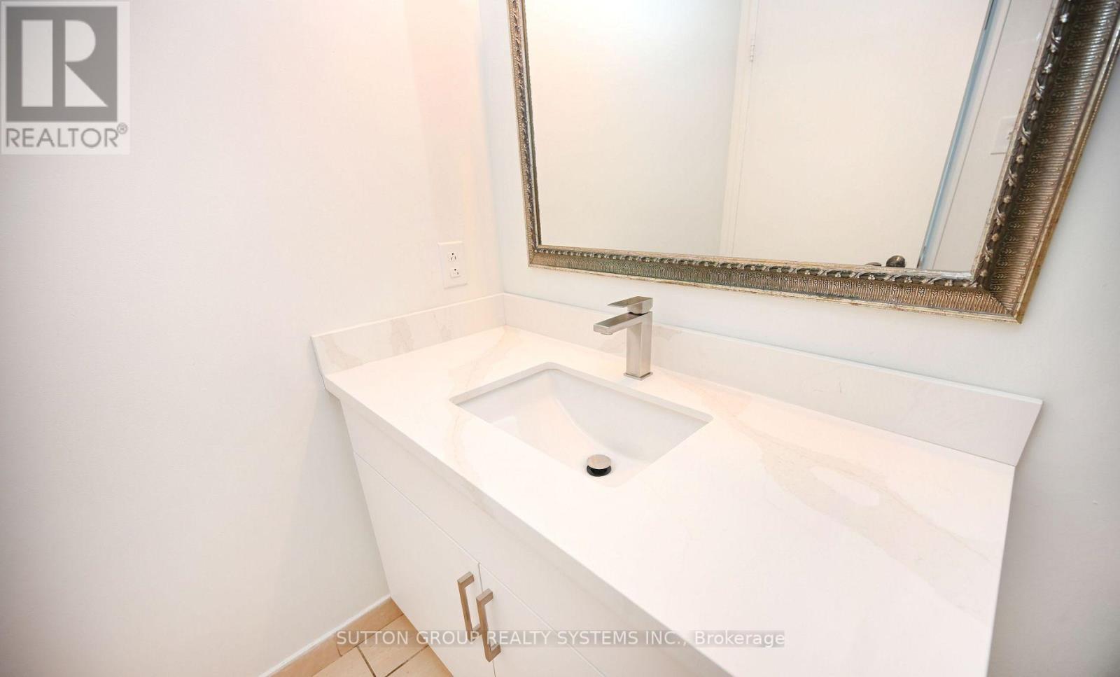 2114 - 115 Hillcrest Avenue, Mississauga, Ontario  L5B 3Y9 - Photo 20 - W12980792