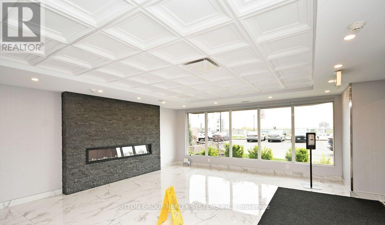 2114 - 115 Hillcrest Avenue, Mississauga, Ontario  L5B 3Y9 - Photo 3 - W12980792