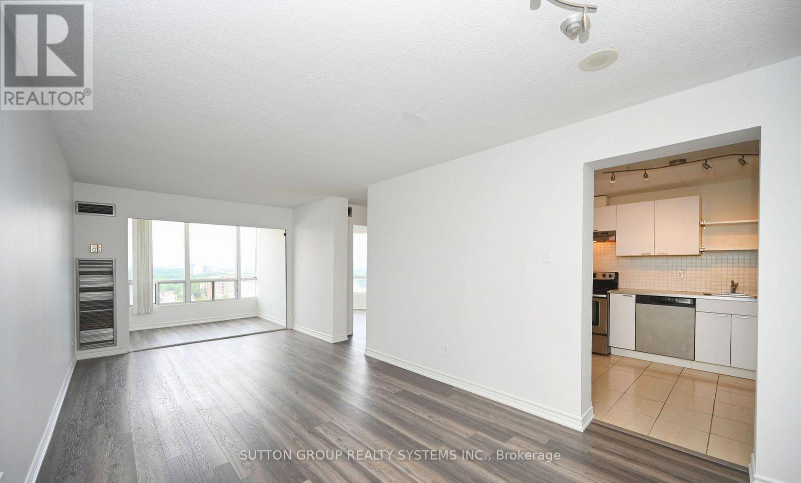 2114 - 115 Hillcrest Avenue, Mississauga, Ontario  L5B 3Y9 - Photo 7 - W12980792