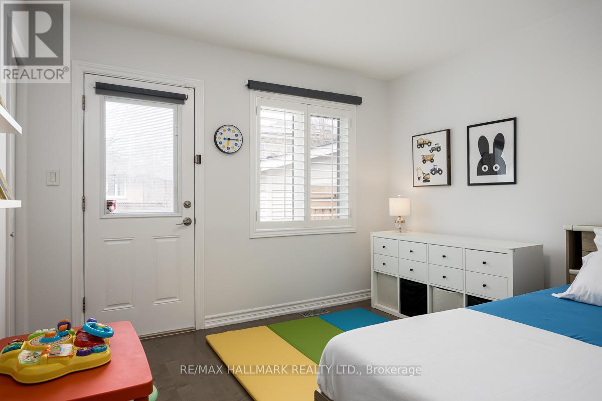 84 Delma Drive, Toronto, Ontario  M8W 4P1 - Photo 14 - W12980818