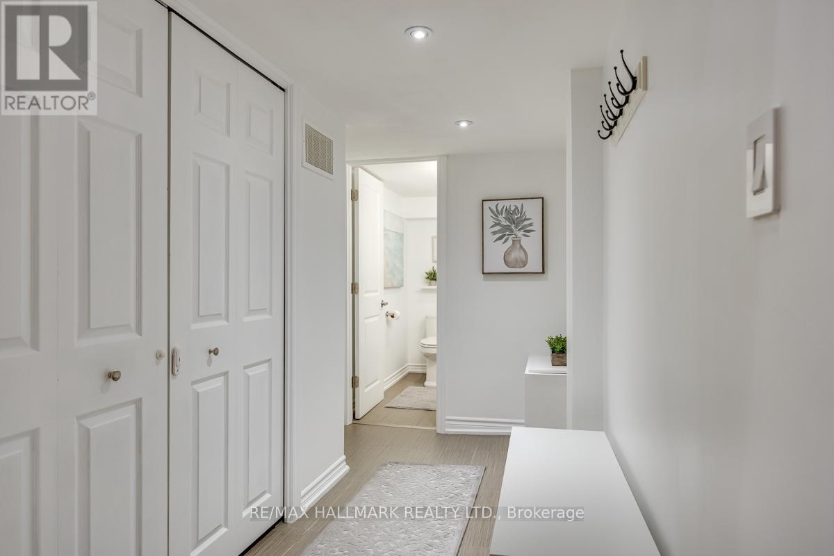 84 Delma Drive, Toronto, Ontario  M8W 4P1 - Photo 19 - W12980818