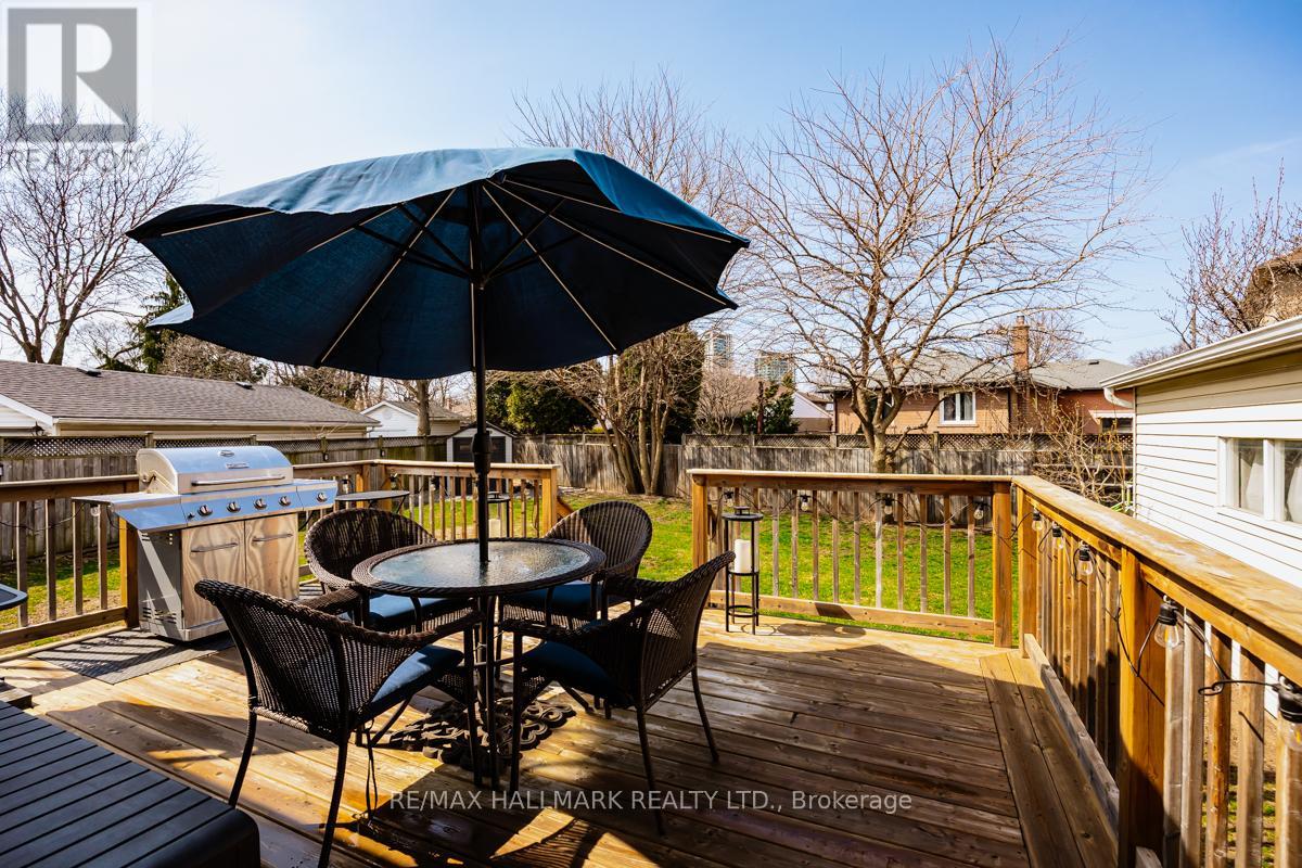 84 Delma Drive, Toronto, Ontario  M8W 4P1 - Photo 32 - W12980818