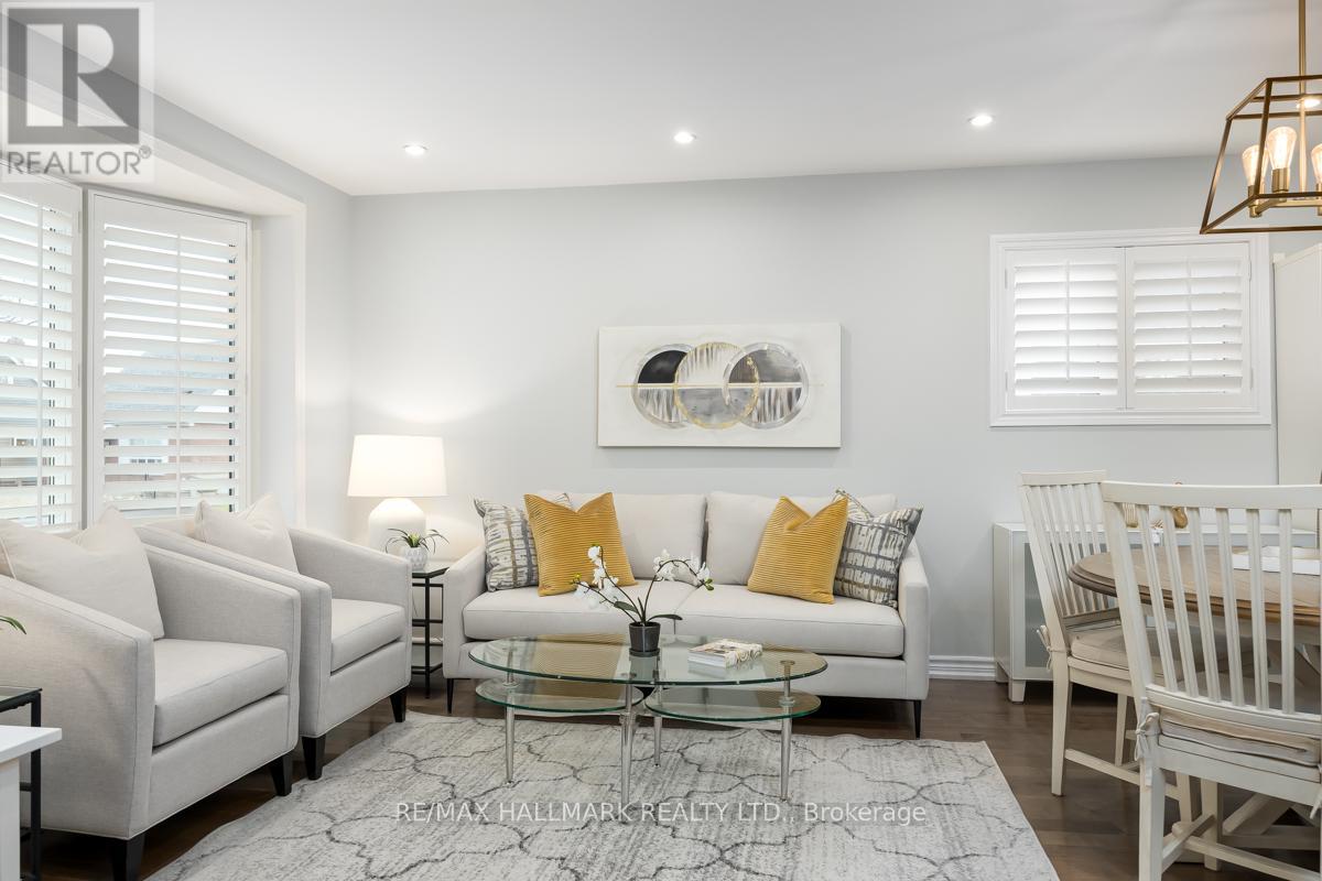 84 Delma Drive, Toronto, Ontario  M8W 4P1 - Photo 4 - W12980818