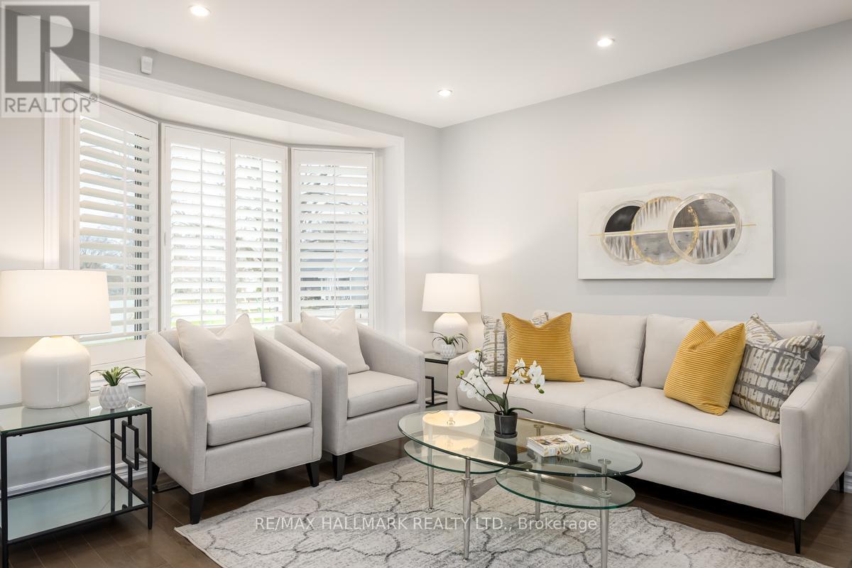 84 Delma Drive, Toronto, Ontario  M8W 4P1 - Photo 6 - W12980818