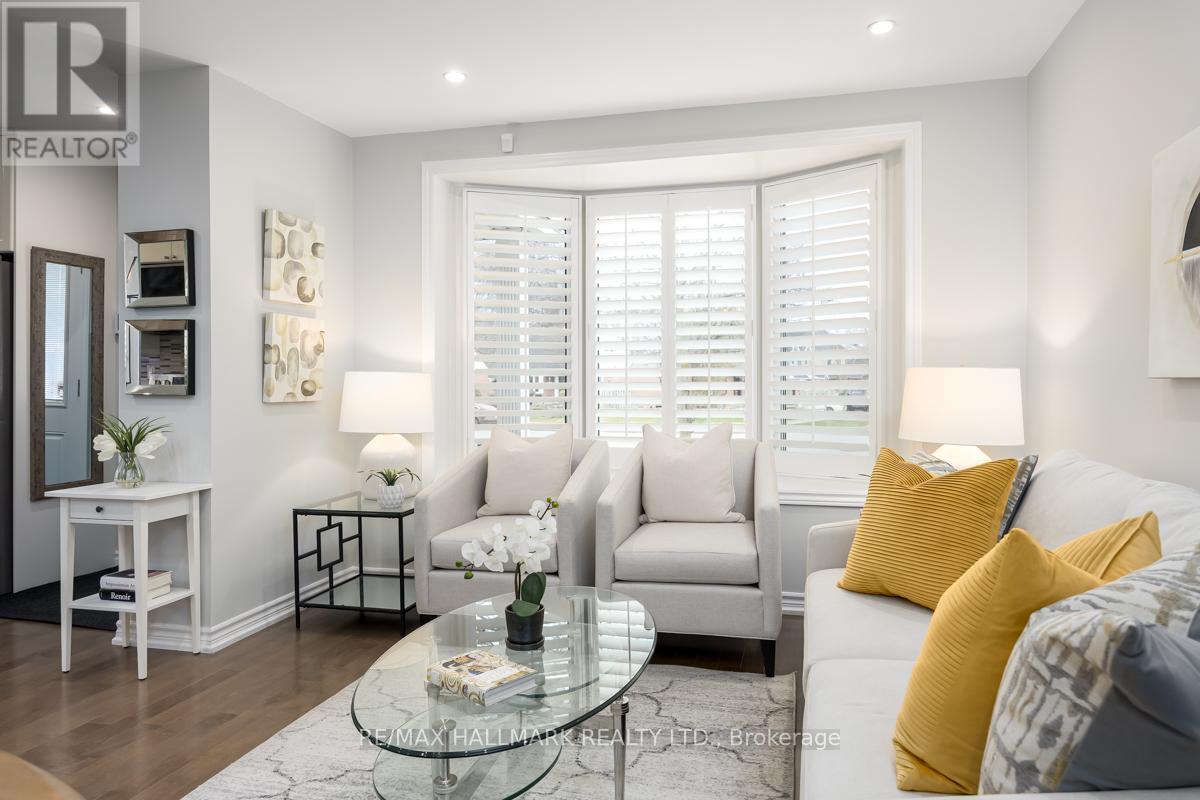 84 Delma Drive, Toronto, Ontario  M8W 4P1 - Photo 7 - W12980818