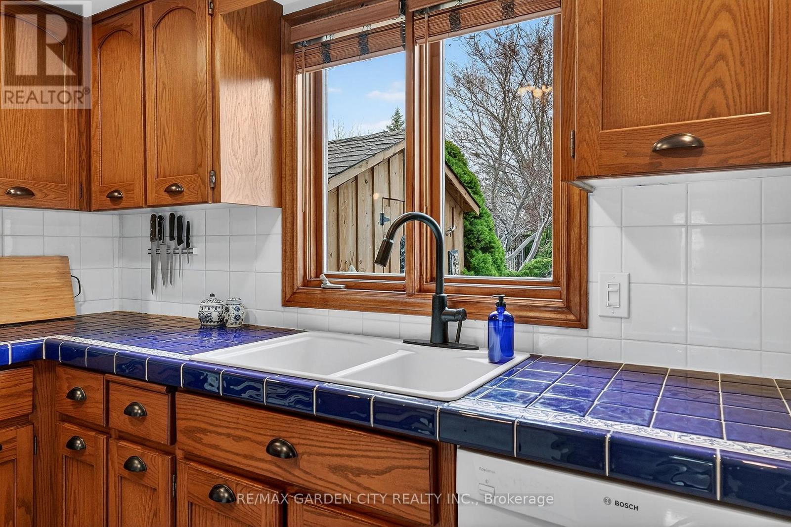 72 National Drive, Hamilton, Ontario  L8G 5A8 - Photo 11 - X12980762