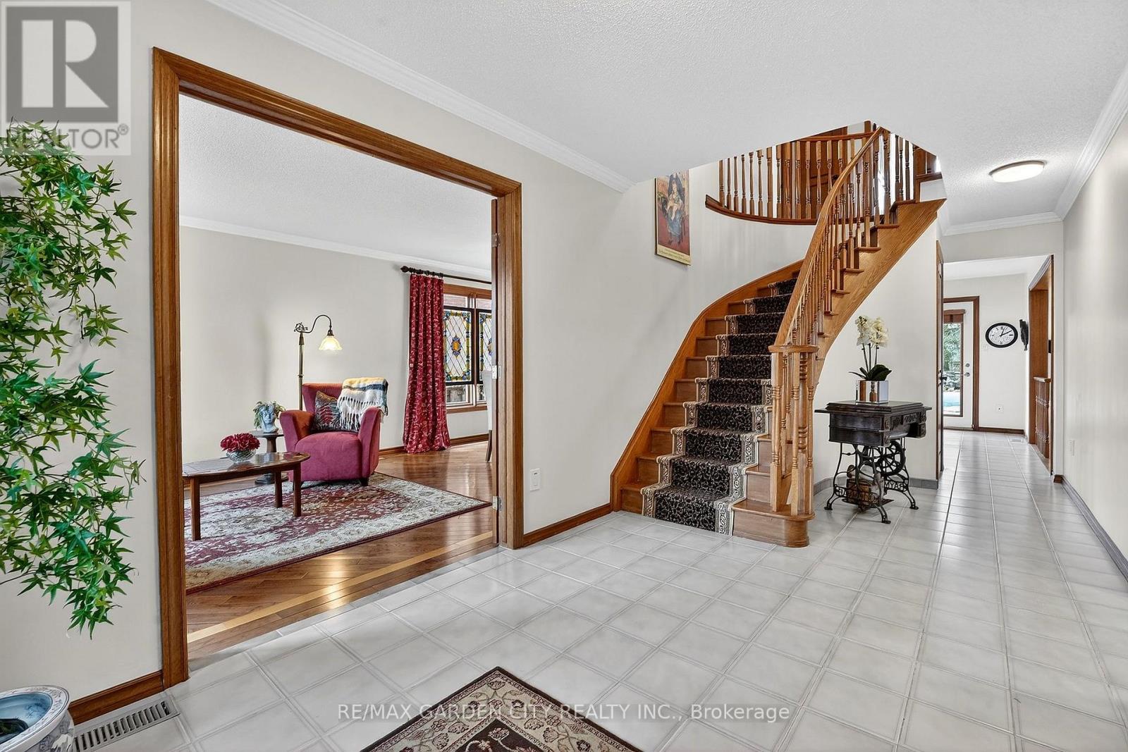 72 National Drive, Hamilton, Ontario  L8G 5A8 - Photo 5 - X12980762