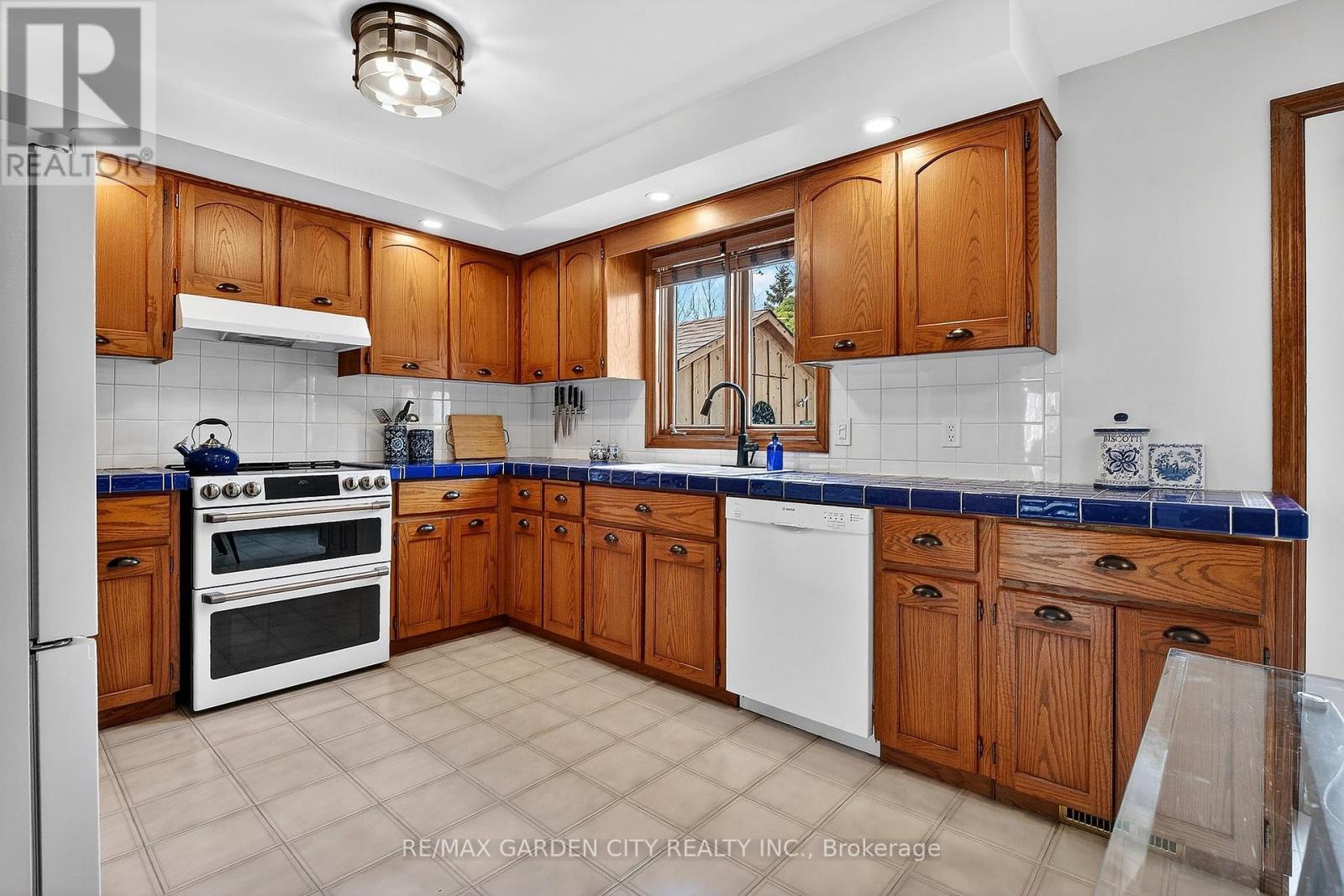 72 National Drive, Hamilton, Ontario  L8G 5A8 - Photo 9 - X12980762