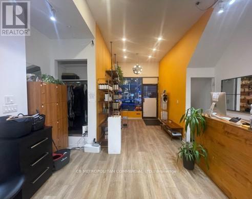 Main - 984 Queen Street W, Toronto, Ontario  M6J 1H1 - Photo 3 - C12958734