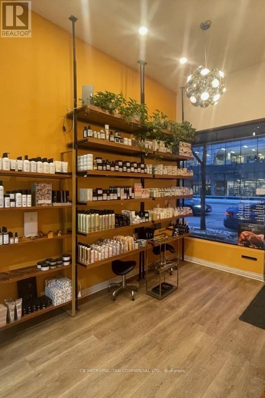 Main - 984 Queen Street W, Toronto, Ontario  M6J 1H1 - Photo 4 - C12958734