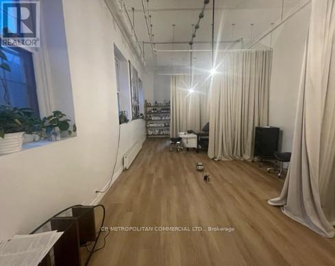 Main - 984 Queen Street W, Toronto, Ontario  M6J 1H1 - Photo 9 - C12958734