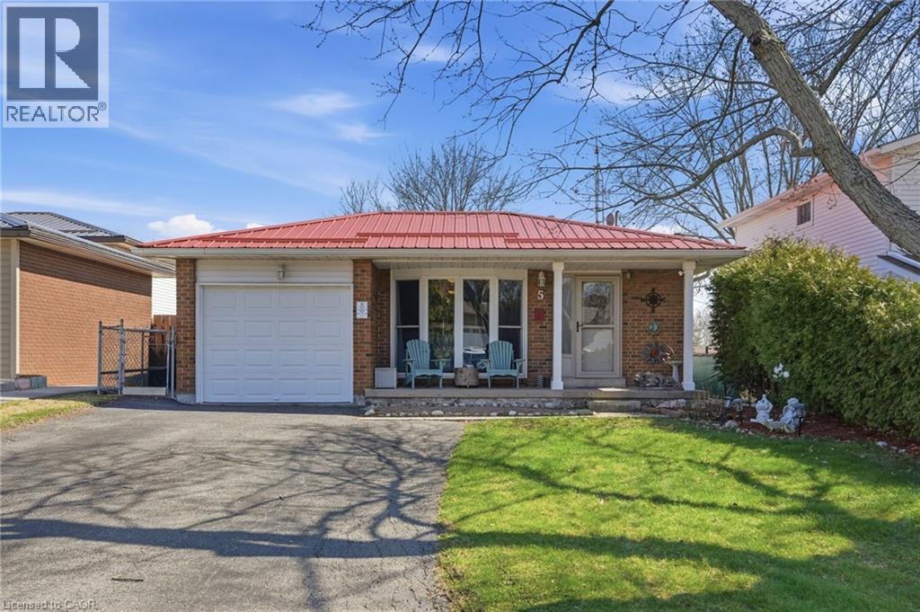 5 BARTON Street, Cayuga, Ontario