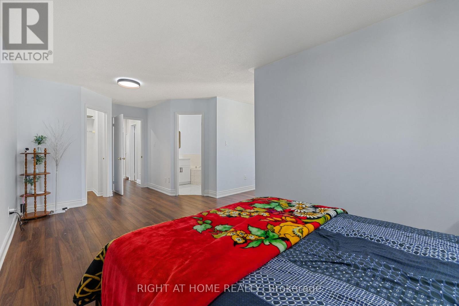 100 - 2350 Grand Ravine Drive, Oakville, Ontario  L6H 6E2 - Photo 22 - W12979314