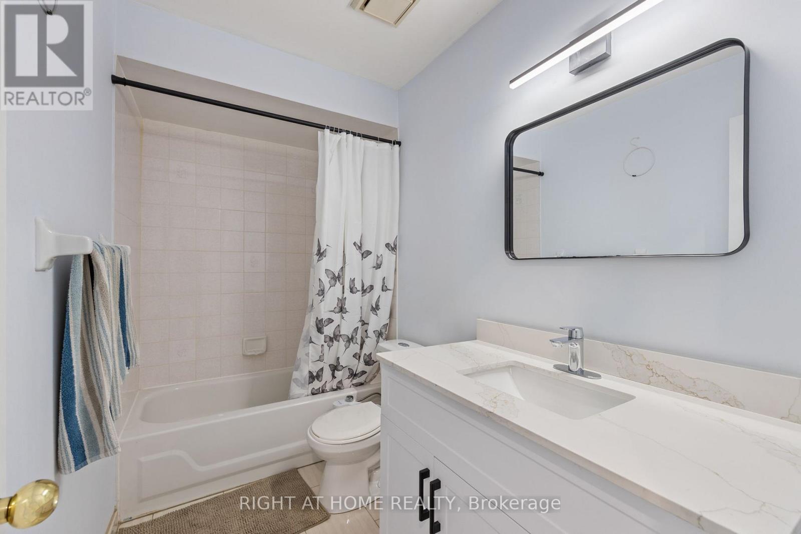 100 - 2350 Grand Ravine Drive, Oakville, Ontario  L6H 6E2 - Photo 27 - W12979314