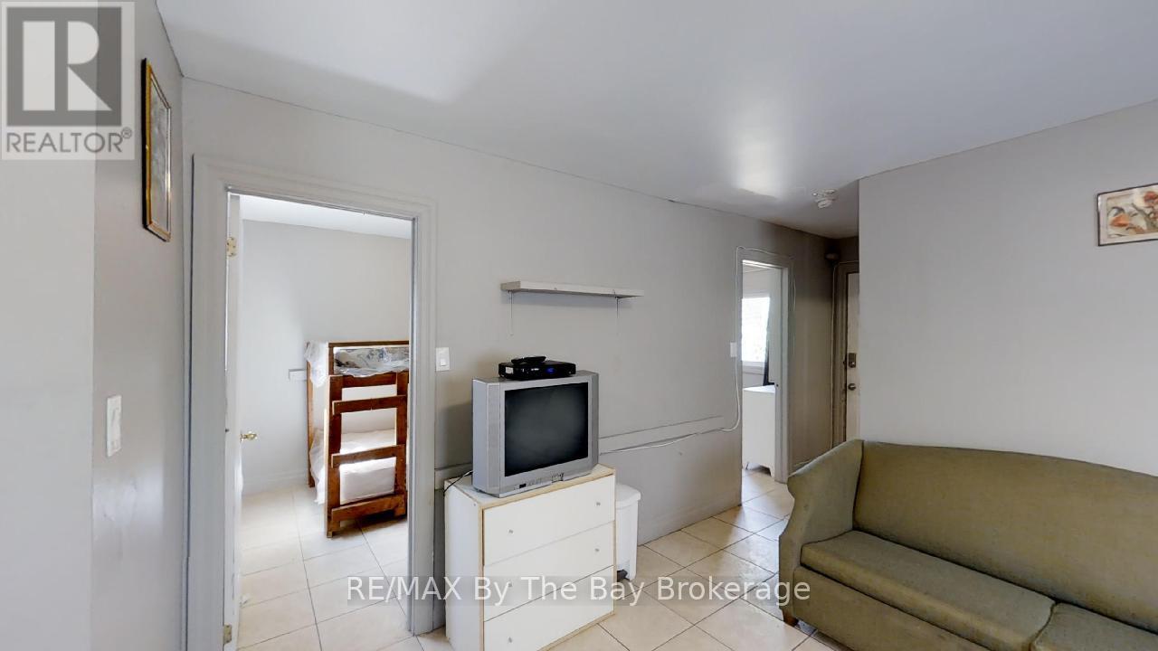 44 12th Street N, Wasaga Beach, Ontario  L9Z 2J9 - Photo 11 - S12980898