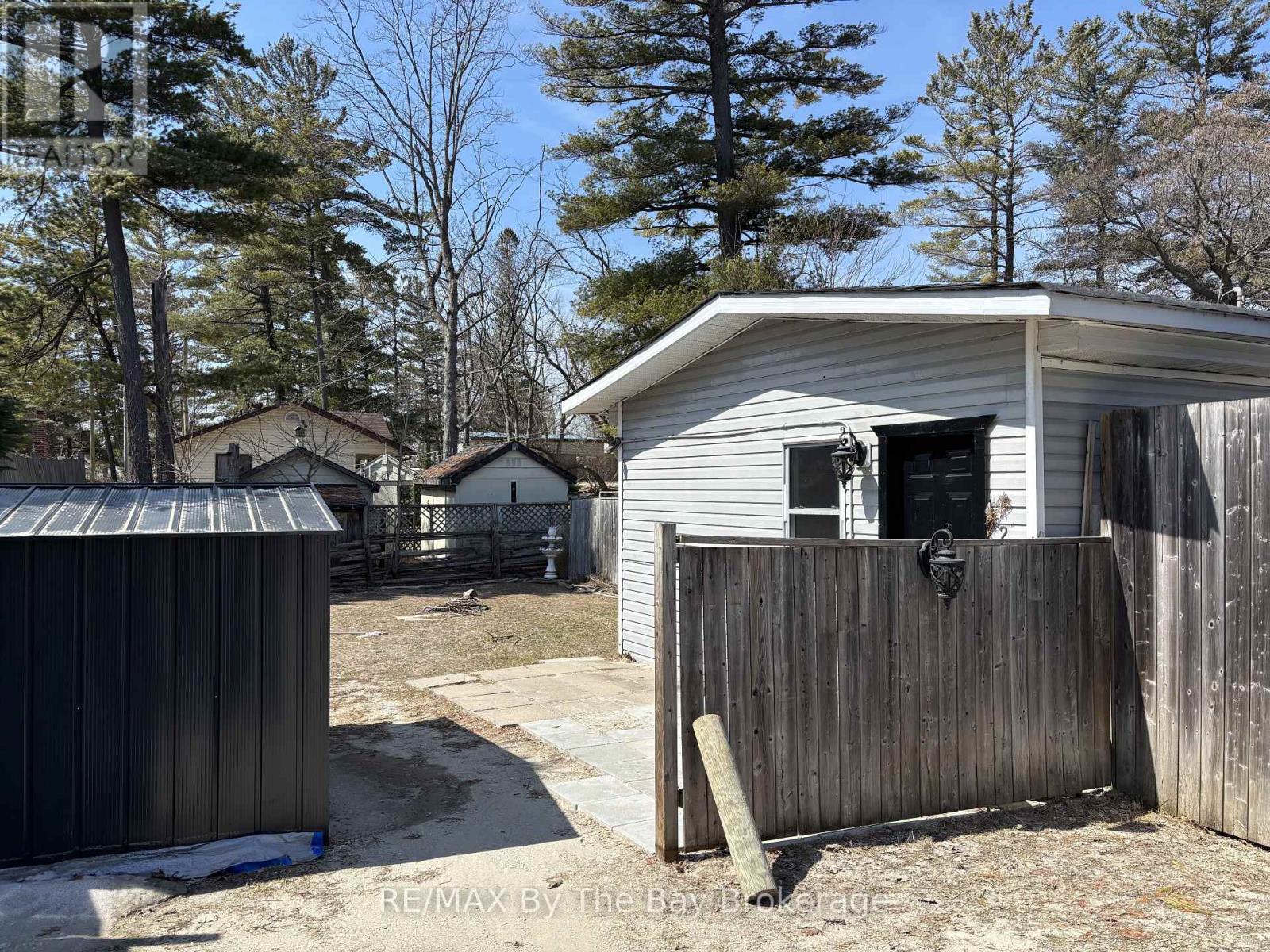 44 12th Street N, Wasaga Beach, Ontario  L9Z 2J9 - Photo 17 - S12980898