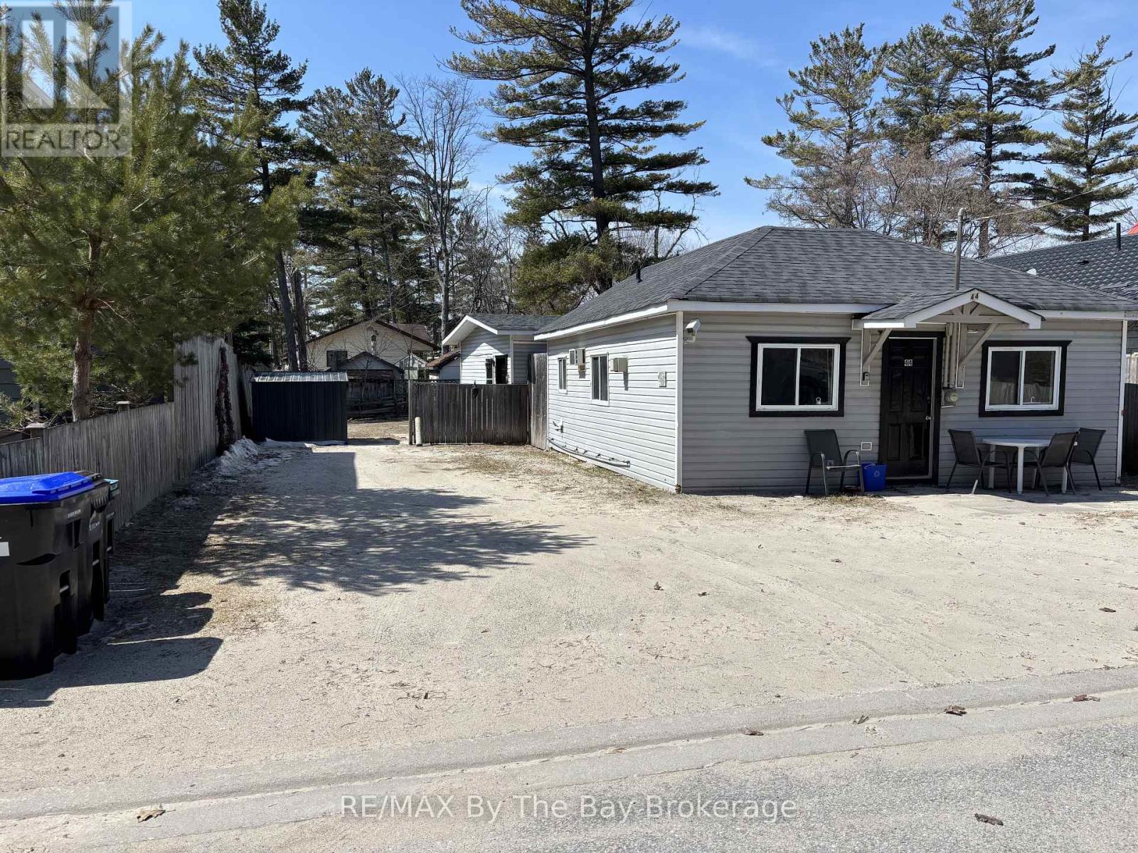44 12th Street N, Wasaga Beach, Ontario  L9Z 2J9 - Photo 3 - S12980898