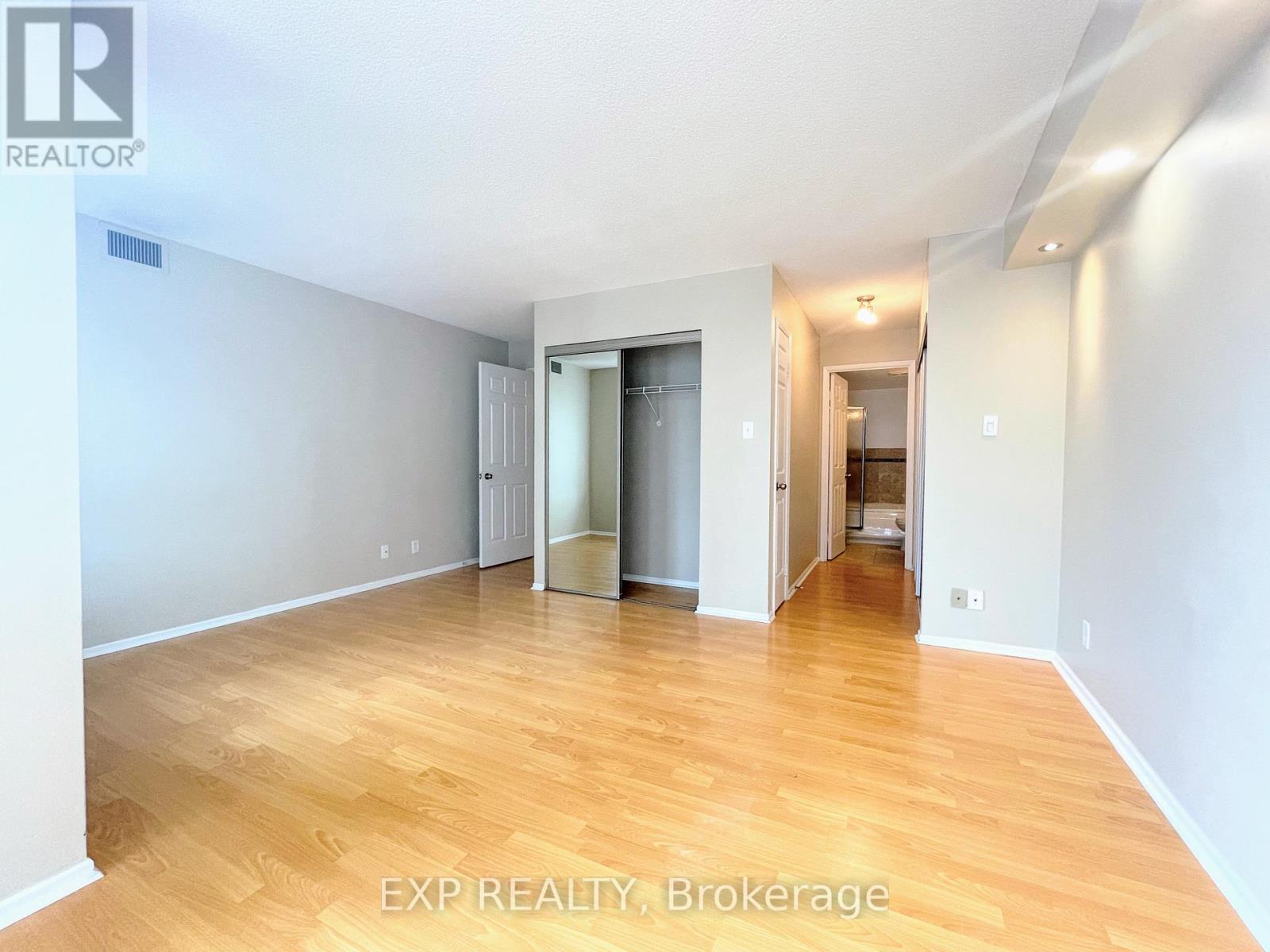 1910 - 717 Bay Street, Toronto, Ontario  M5G 2J9 - Photo 15 - C12980910