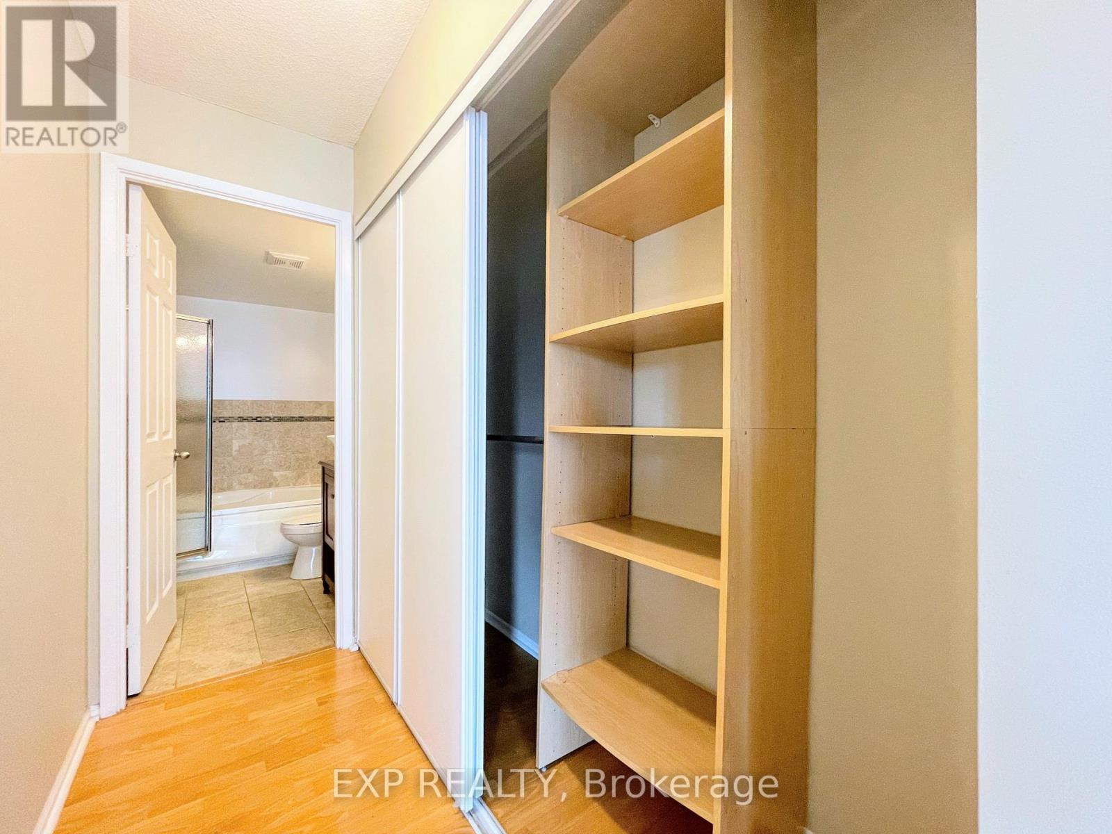 1910 - 717 Bay Street, Toronto, Ontario  M5G 2J9 - Photo 16 - C12980910