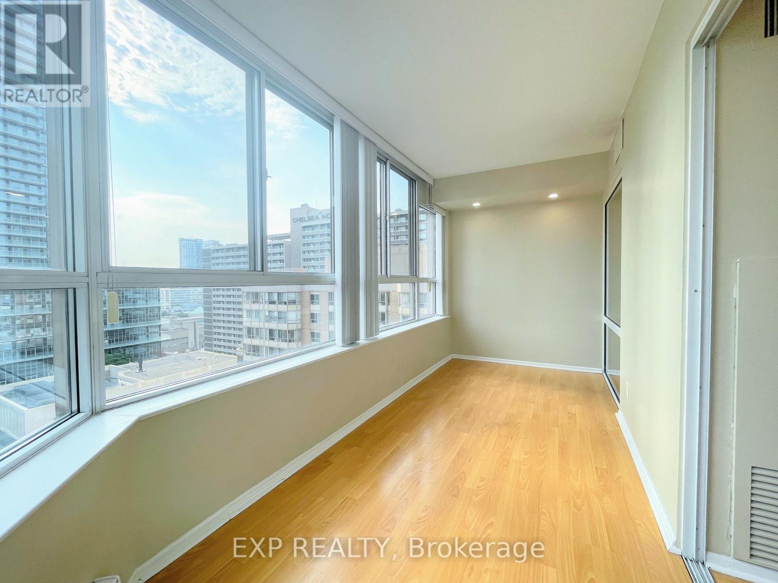 1910 - 717 Bay Street, Toronto, Ontario  M5G 2J9 - Photo 7 - C12980910