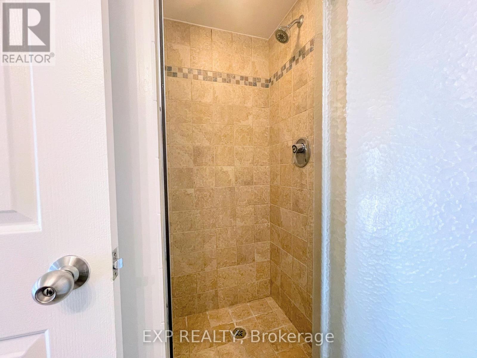 1910 - 717 Bay Street, Toronto, Ontario  M5G 2J9 - Photo 9 - C12980910