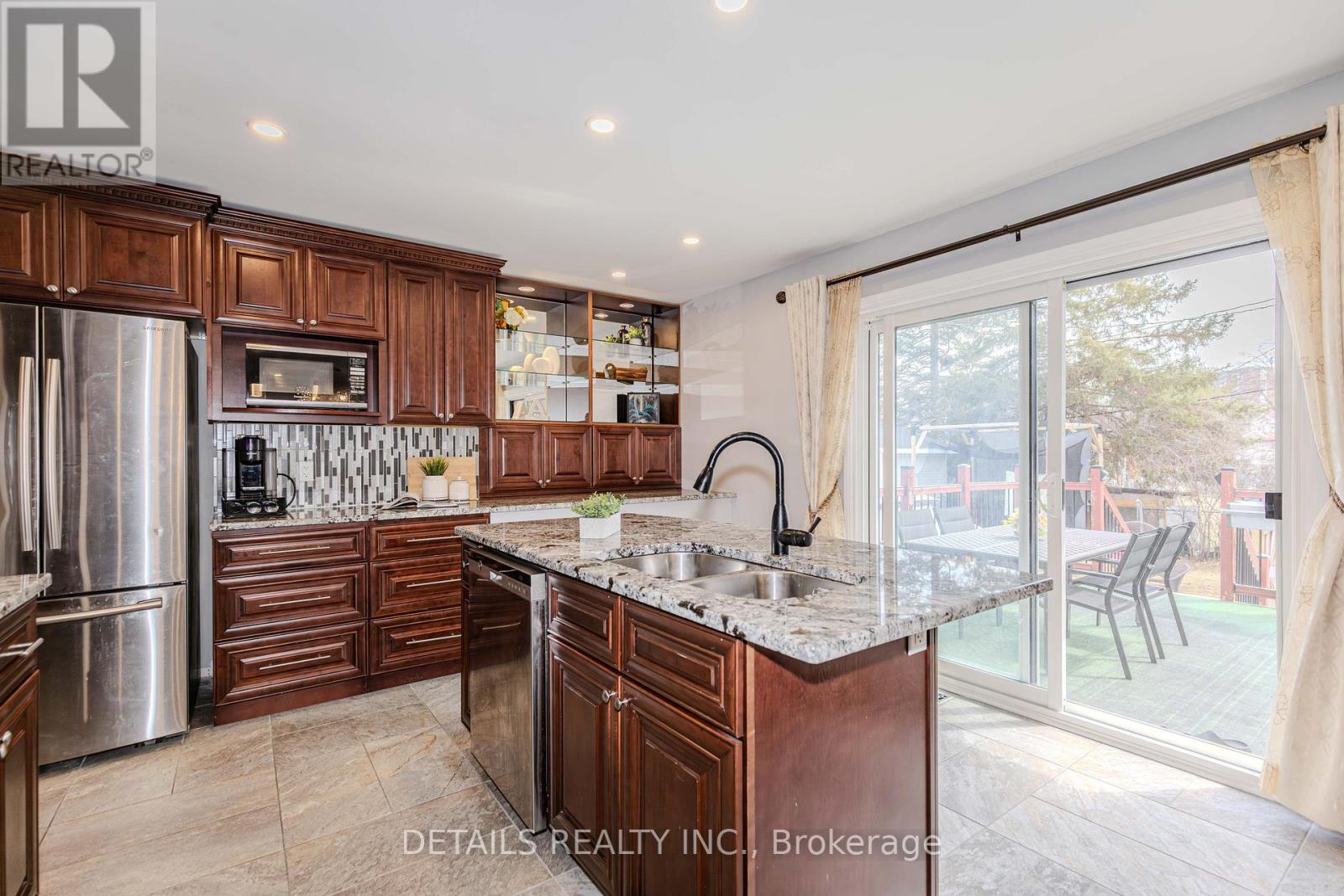 7 Kerry Crescent, Ottawa, Ontario  K2E 5V7 - Photo 10 - X12980874