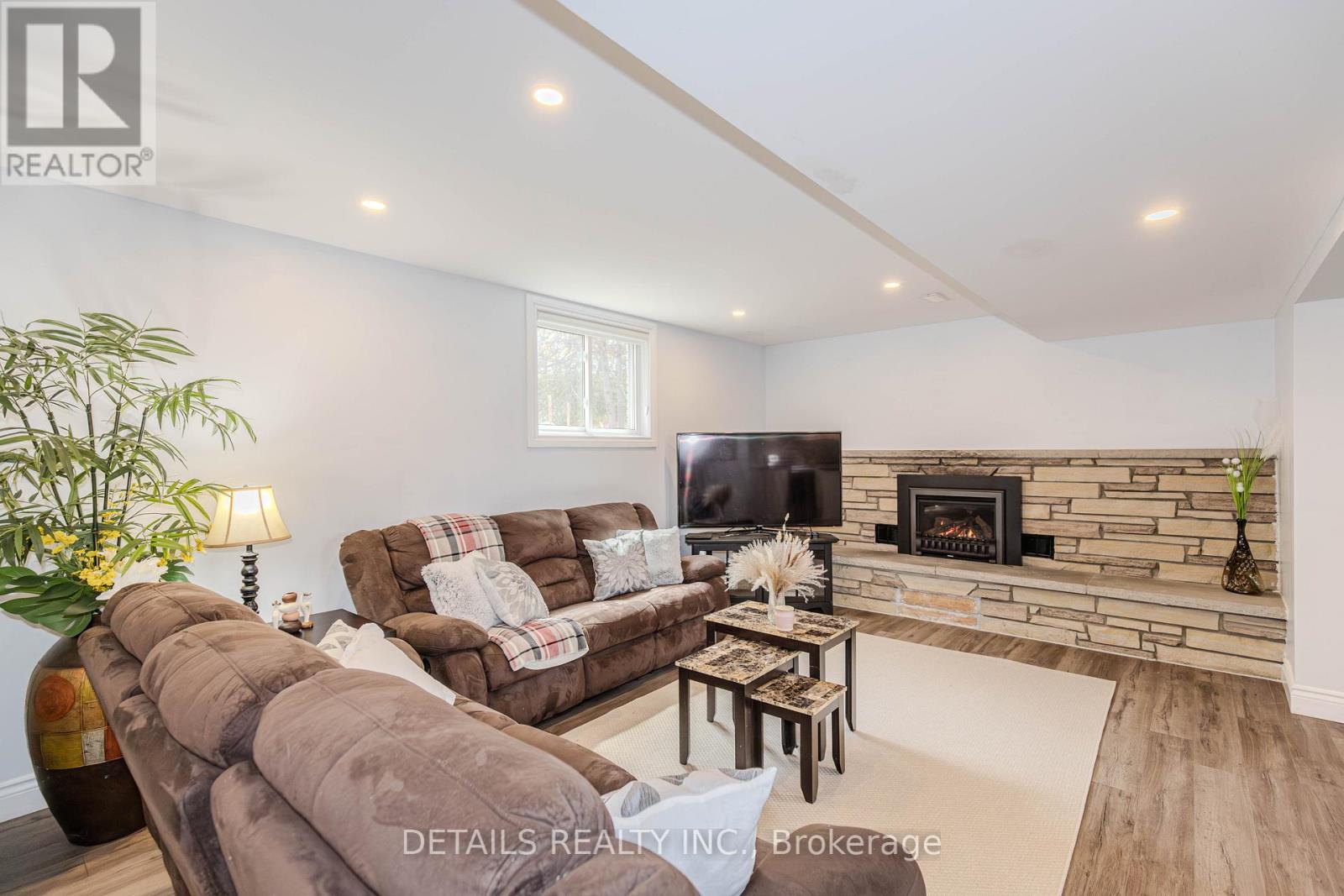 7 Kerry Crescent, Ottawa, Ontario  K2E 5V7 - Photo 28 - X12980874