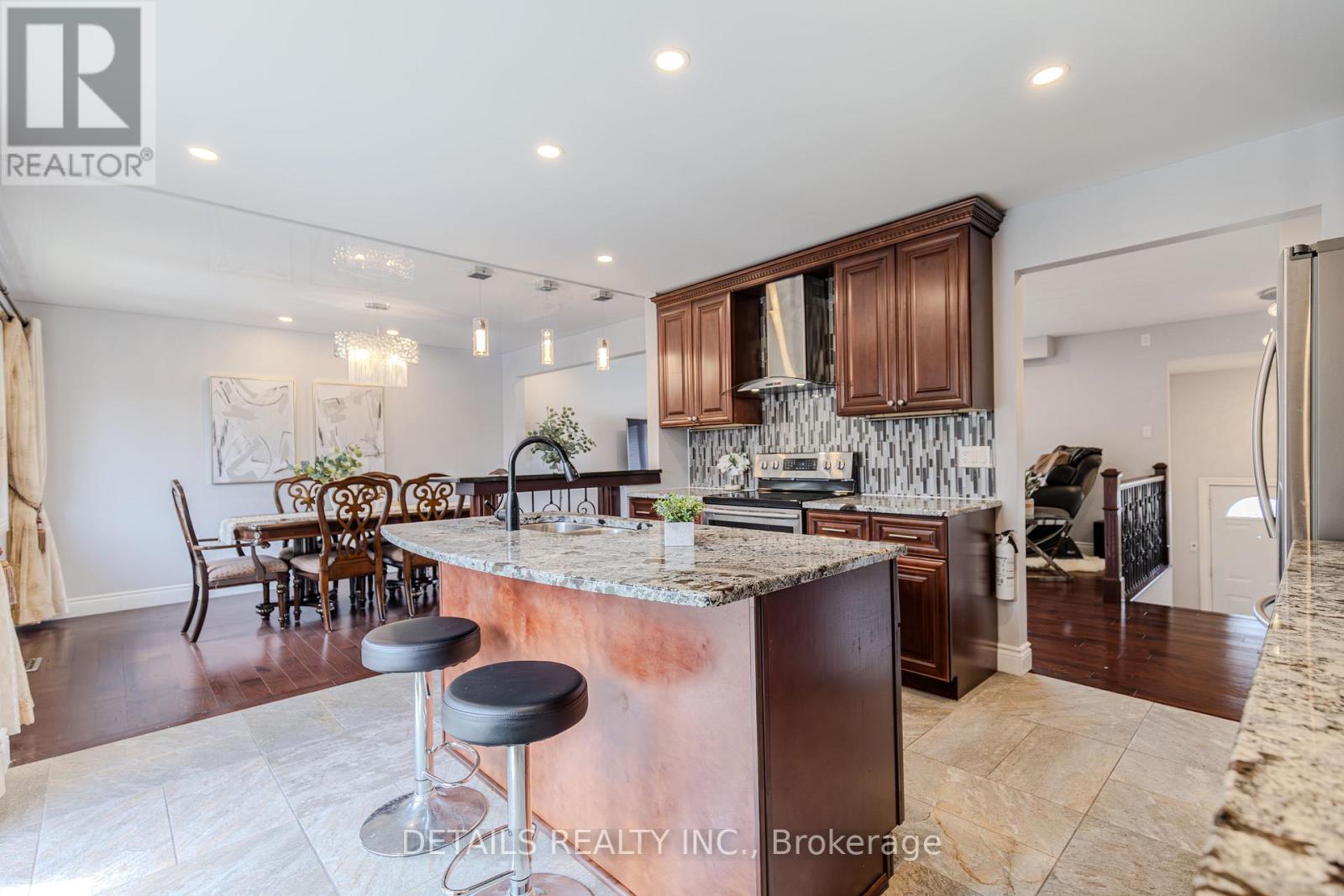 7 Kerry Crescent, Ottawa, Ontario  K2E 5V7 - Photo 9 - X12980874