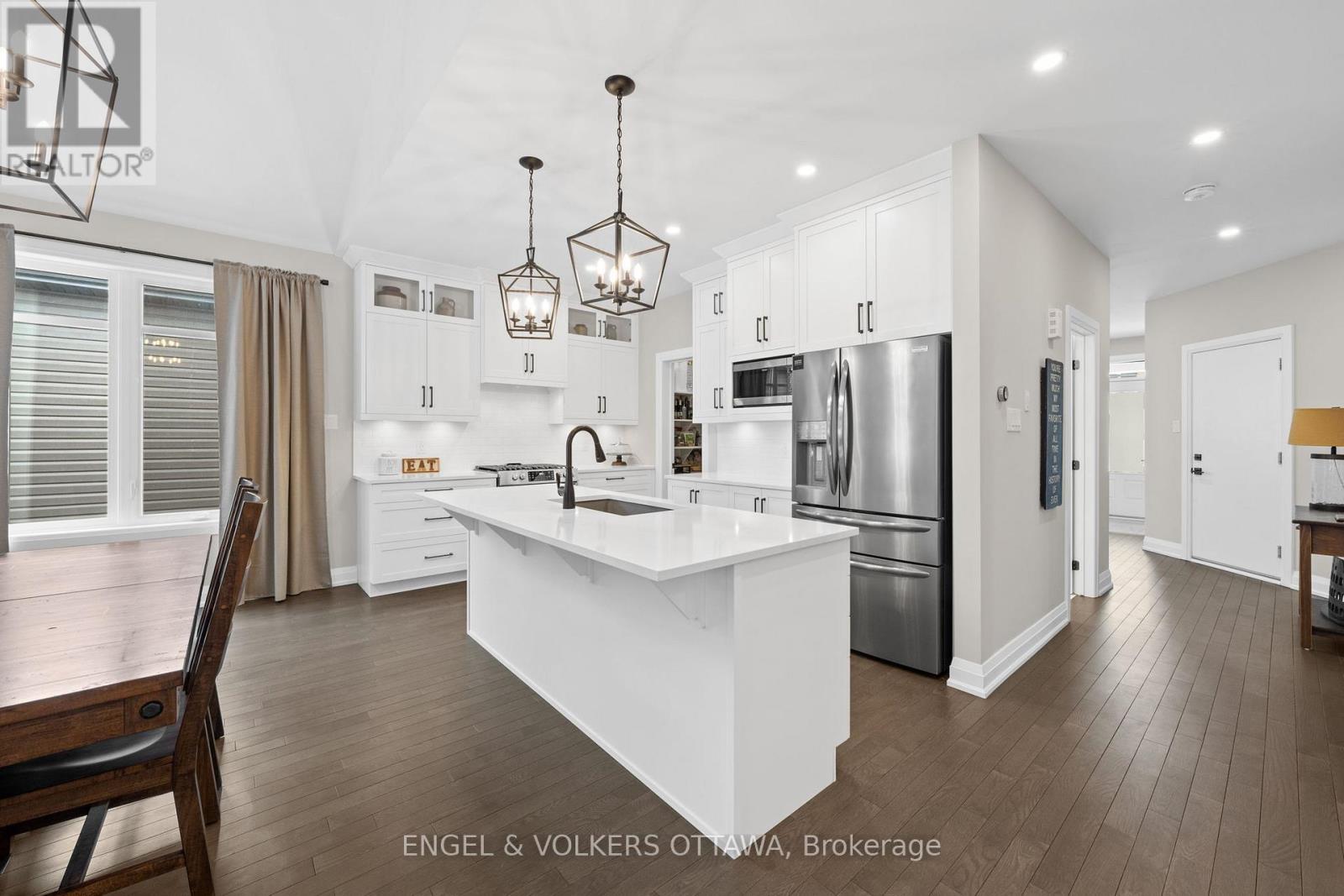 221 Blackhorse Drive, North Grenville, Ontario  K0G 1J0 - Photo 7 - X12980900