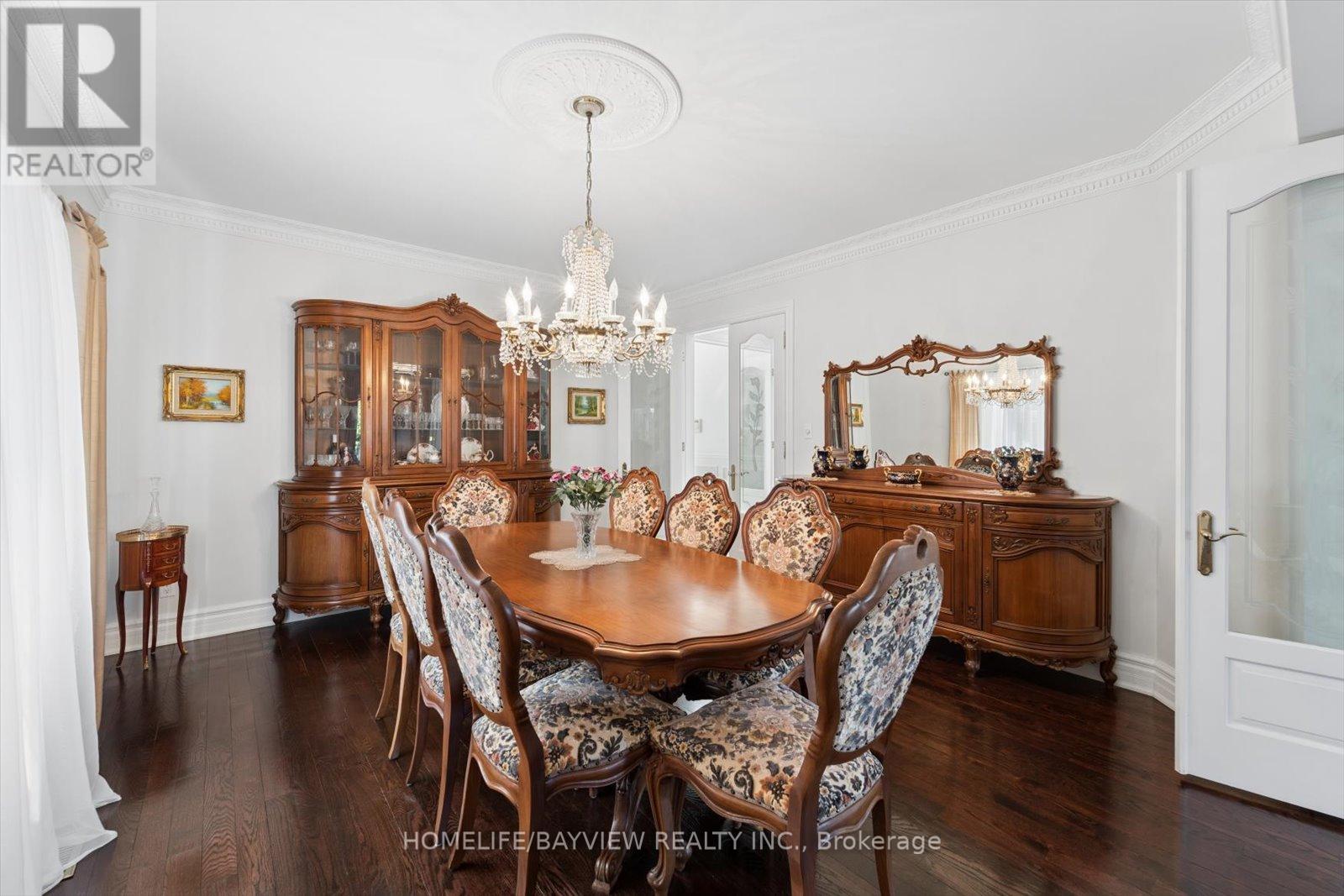 11 Sorrento Drive, Richmond Hill, Ontario  L4C 0J8 - Photo 12 - N12980896