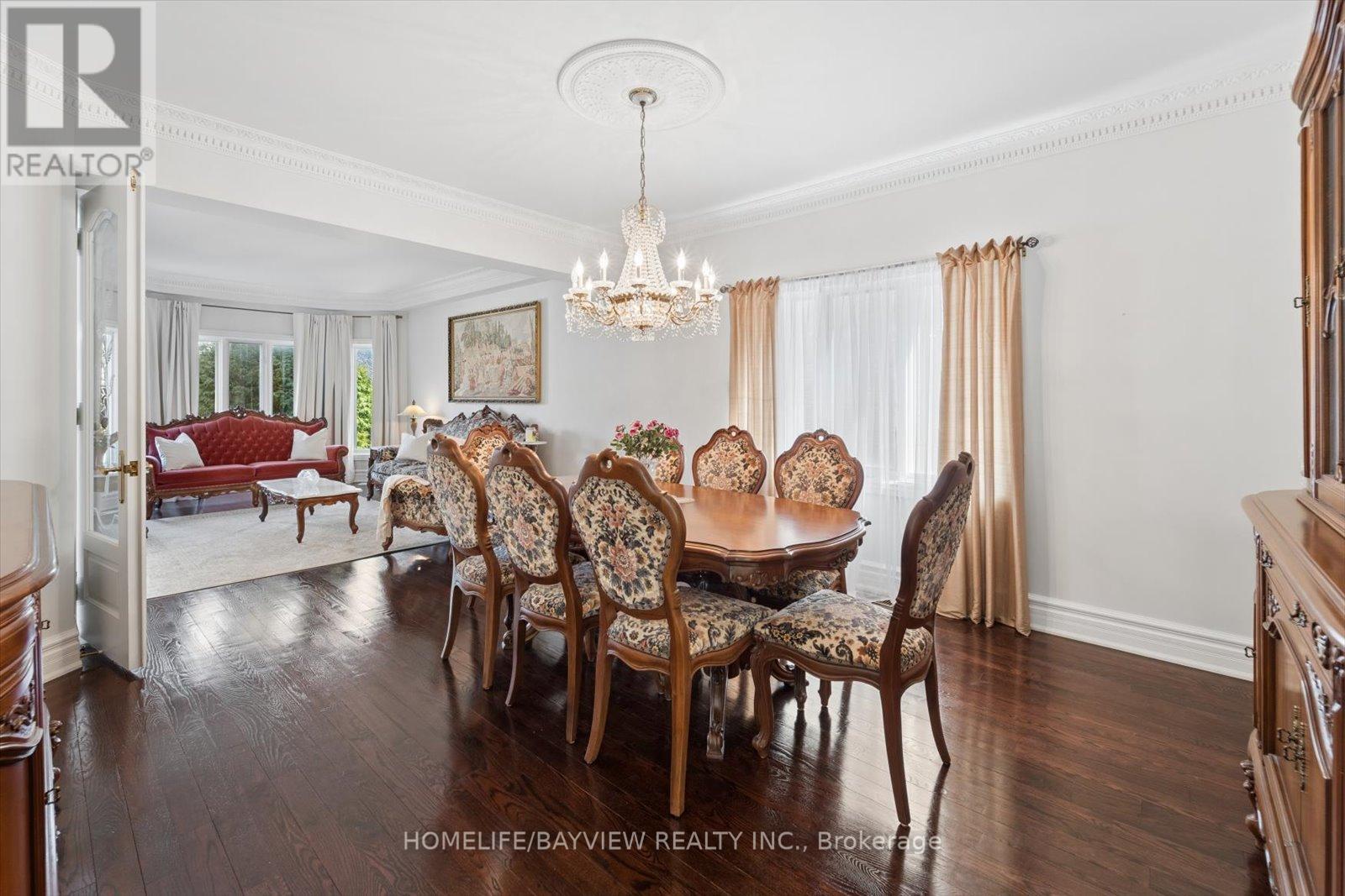 11 Sorrento Drive, Richmond Hill, Ontario  L4C 0J8 - Photo 13 - N12980896