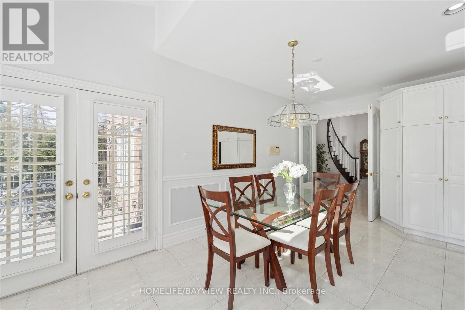 11 Sorrento Drive, Richmond Hill, Ontario  L4C 0J8 - Photo 18 - N12980896