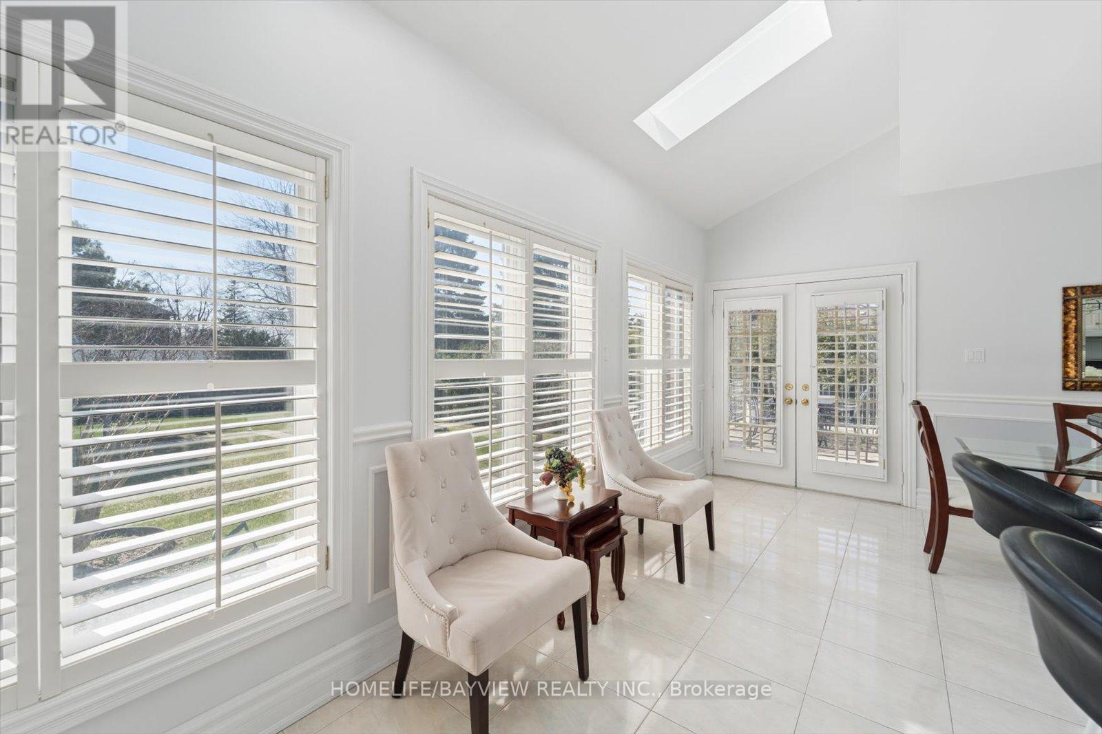 11 Sorrento Drive, Richmond Hill, Ontario  L4C 0J8 - Photo 20 - N12980896