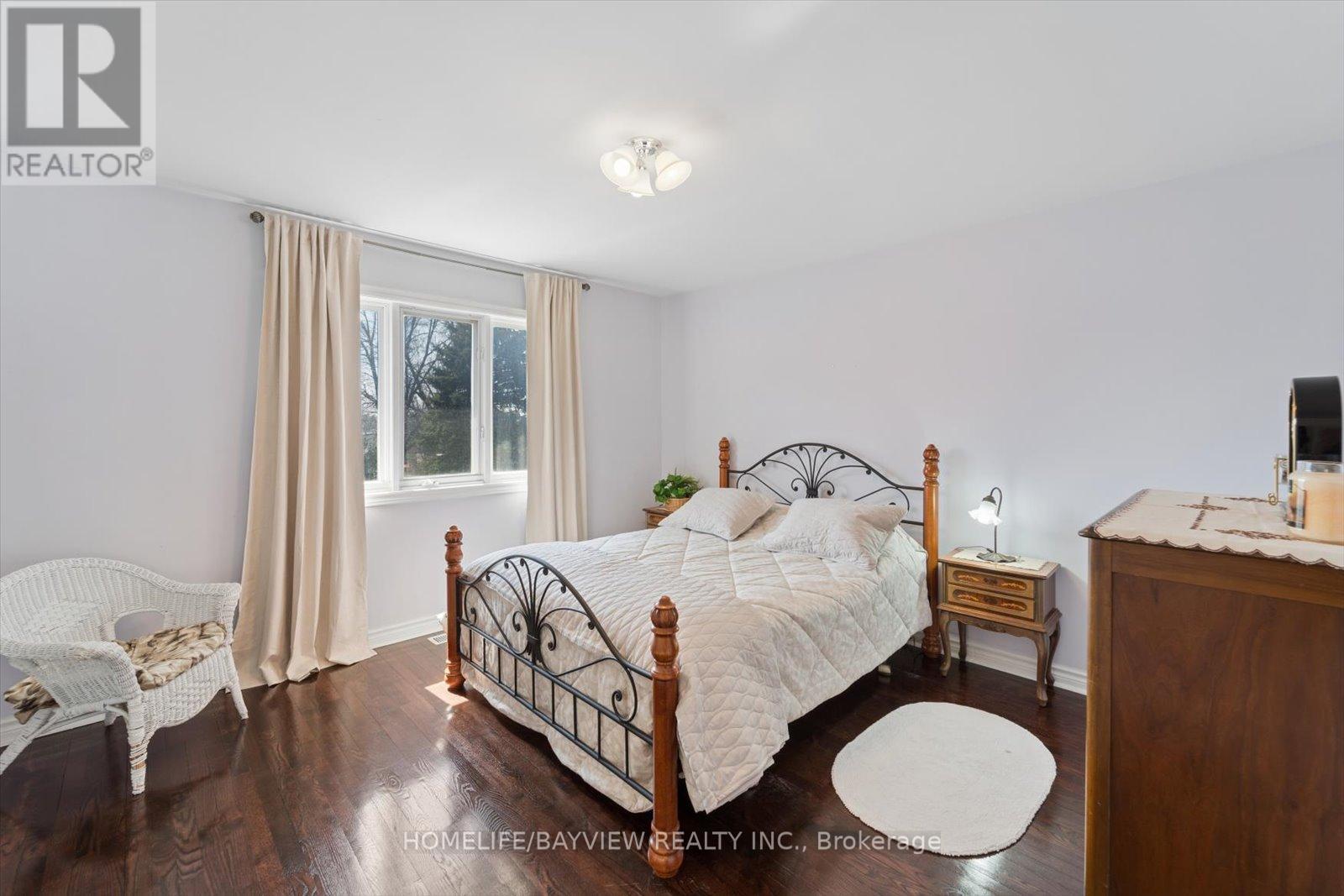 11 Sorrento Drive, Richmond Hill, Ontario  L4C 0J8 - Photo 32 - N12980896