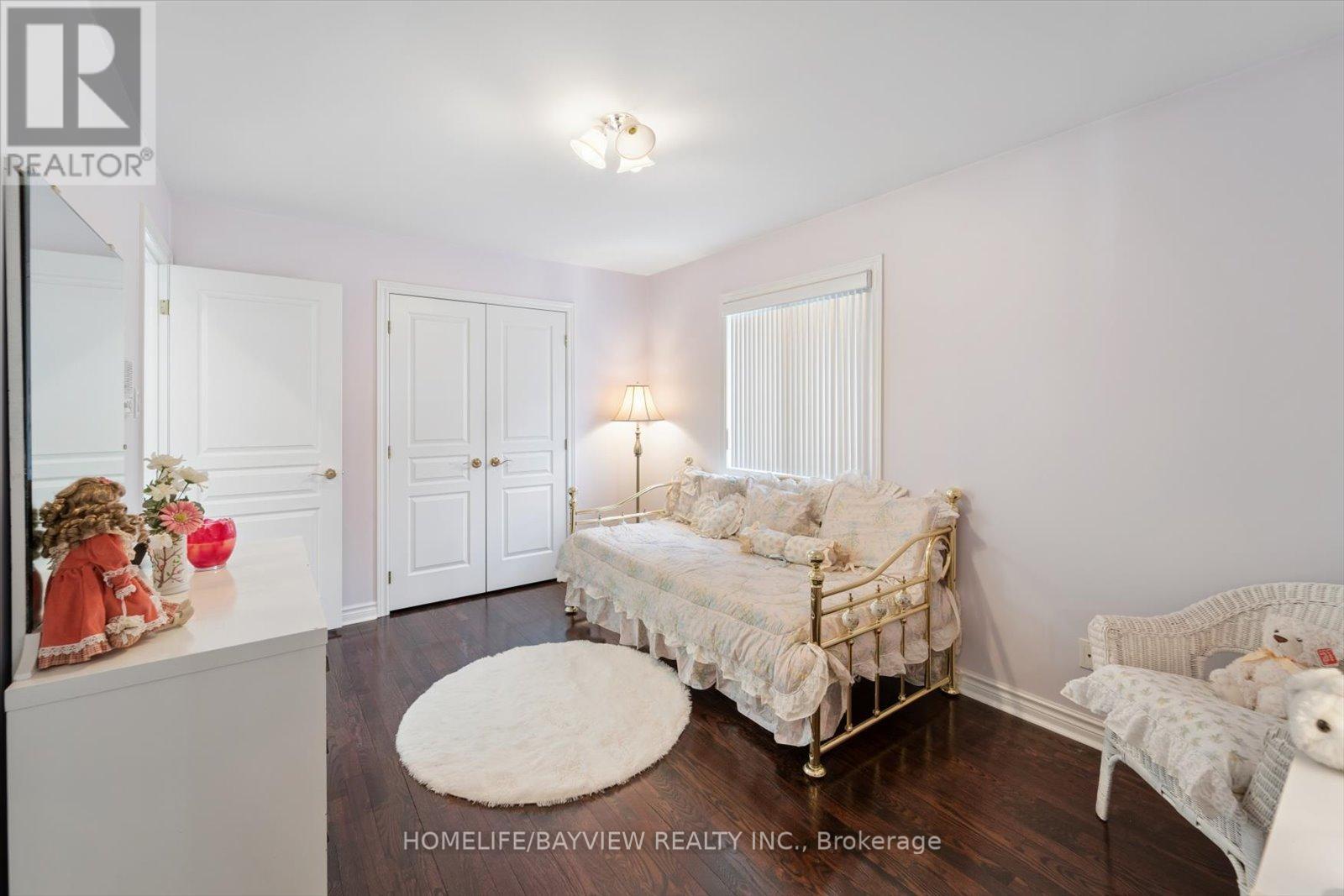 11 Sorrento Drive, Richmond Hill, Ontario  L4C 0J8 - Photo 35 - N12980896