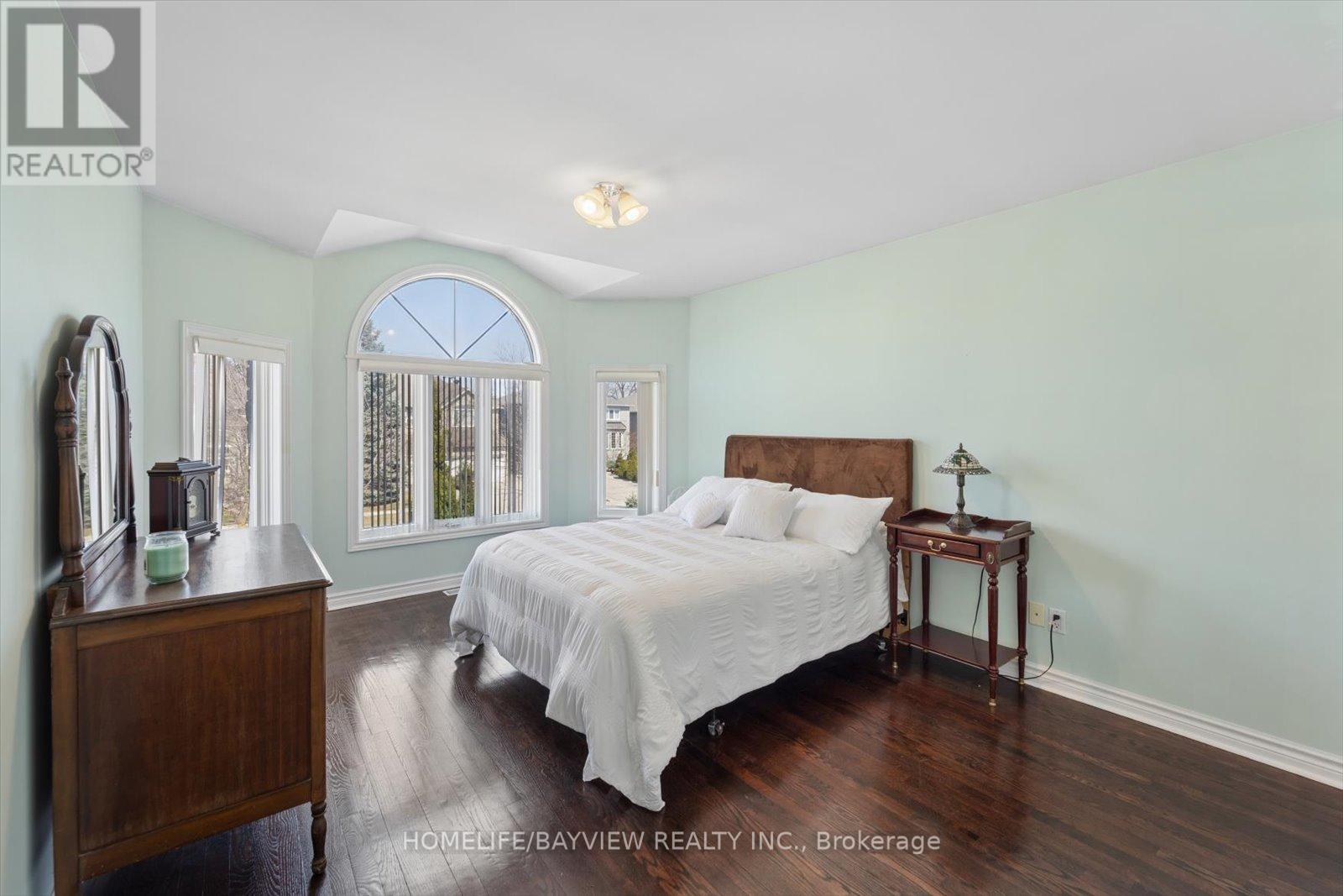 11 Sorrento Drive, Richmond Hill, Ontario  L4C 0J8 - Photo 36 - N12980896