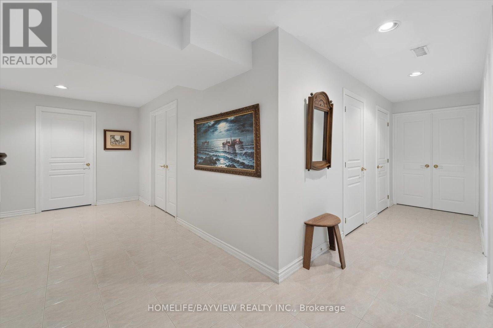 11 Sorrento Drive, Richmond Hill, Ontario  L4C 0J8 - Photo 39 - N12980896