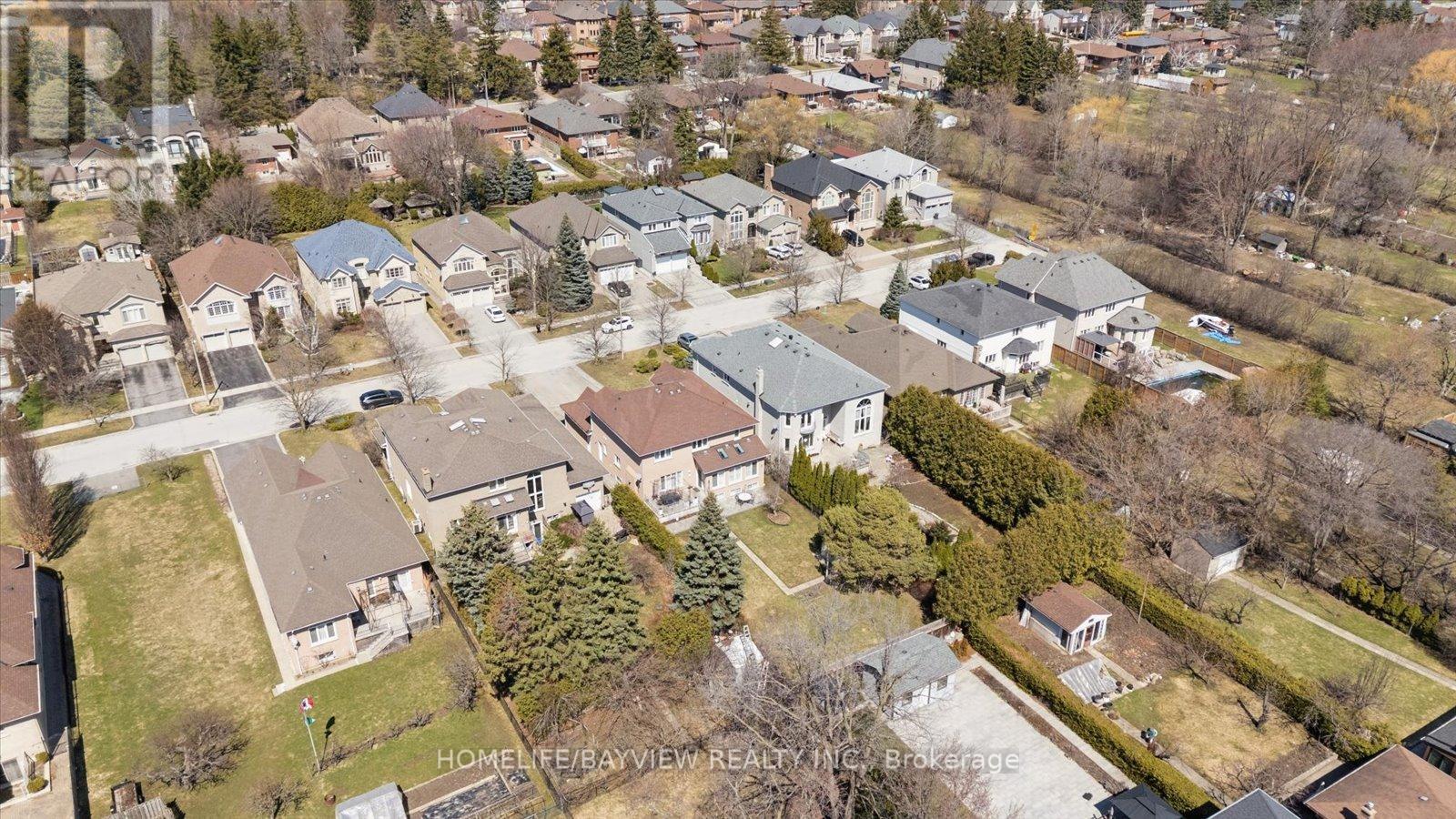 11 Sorrento Drive, Richmond Hill, Ontario  L4C 0J8 - Photo 46 - N12980896