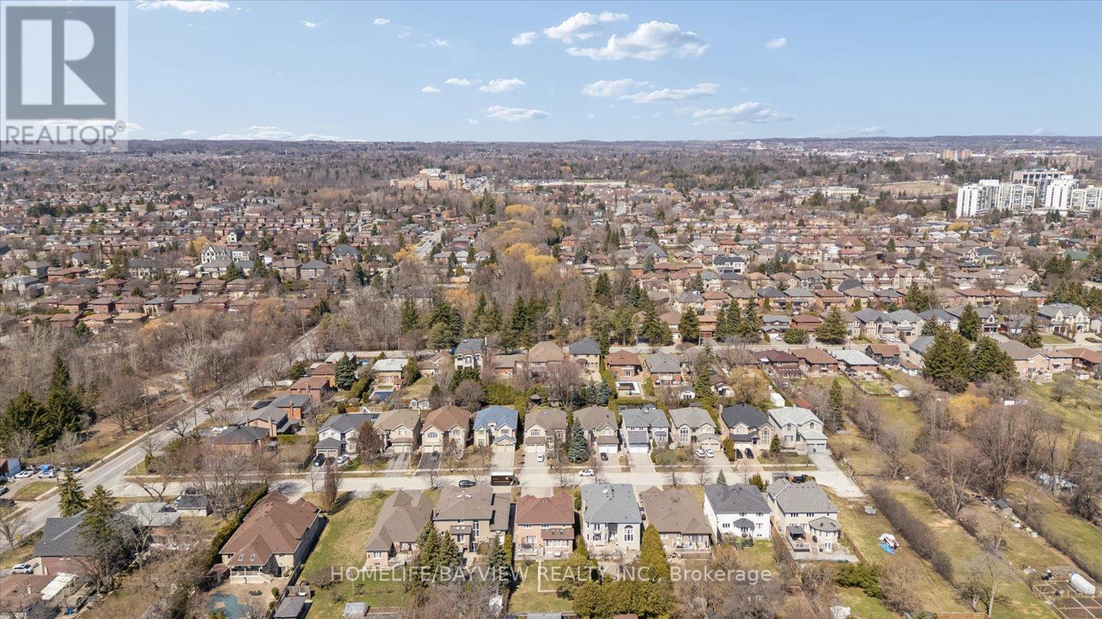 11 Sorrento Drive, Richmond Hill, Ontario  L4C 0J8 - Photo 48 - N12980896