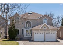 11 SORRENTO DRIVE, Richmond Hill, Ontario