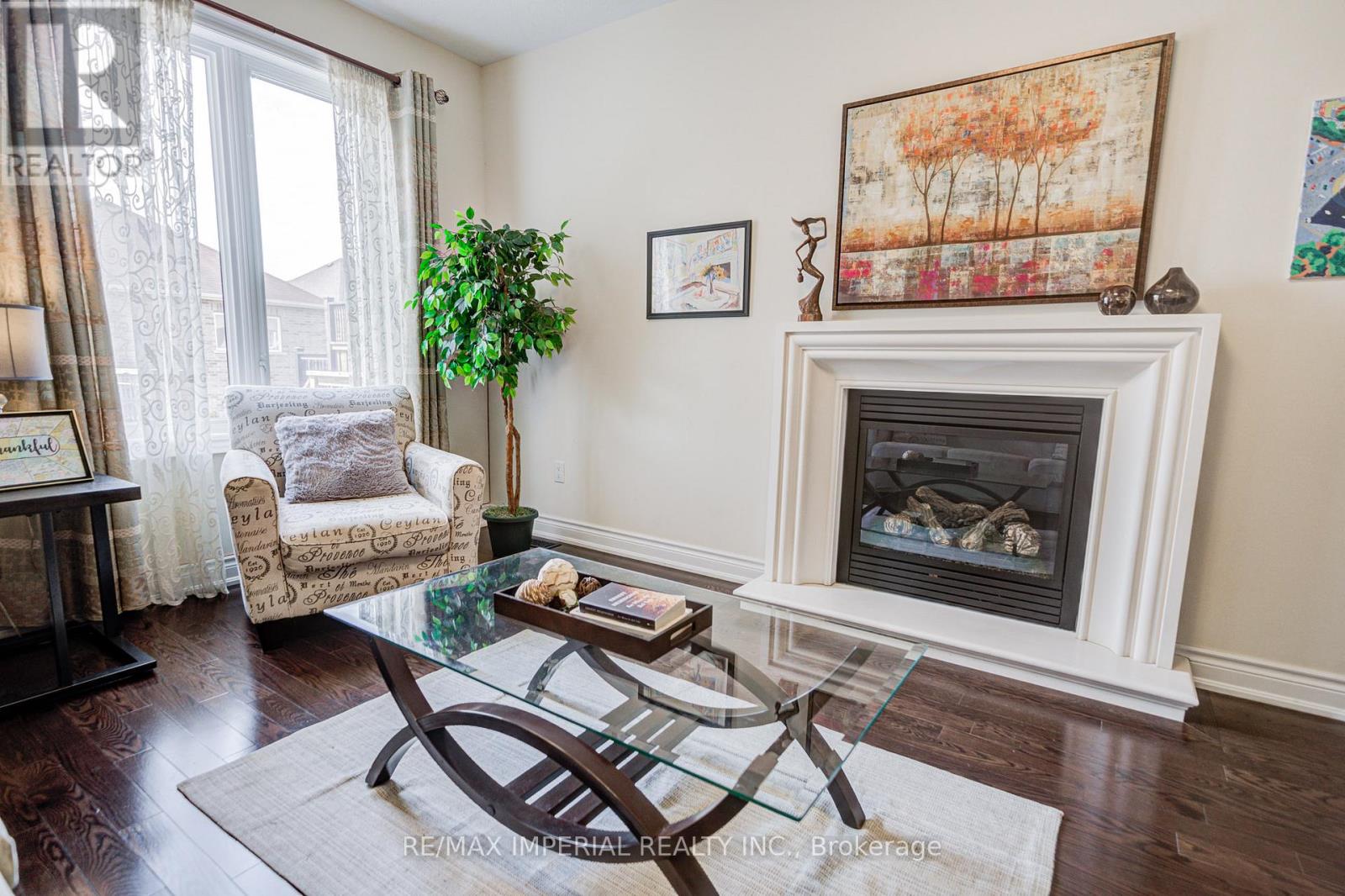 28 Mancini Crescent, Richmond Hill, Ontario  L4E 0T1 - Photo 11 - N12980928