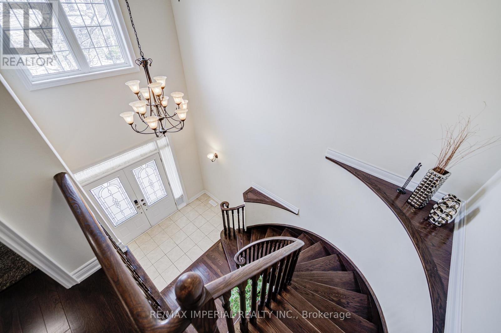 28 Mancini Crescent, Richmond Hill, Ontario  L4E 0T1 - Photo 18 - N12980928