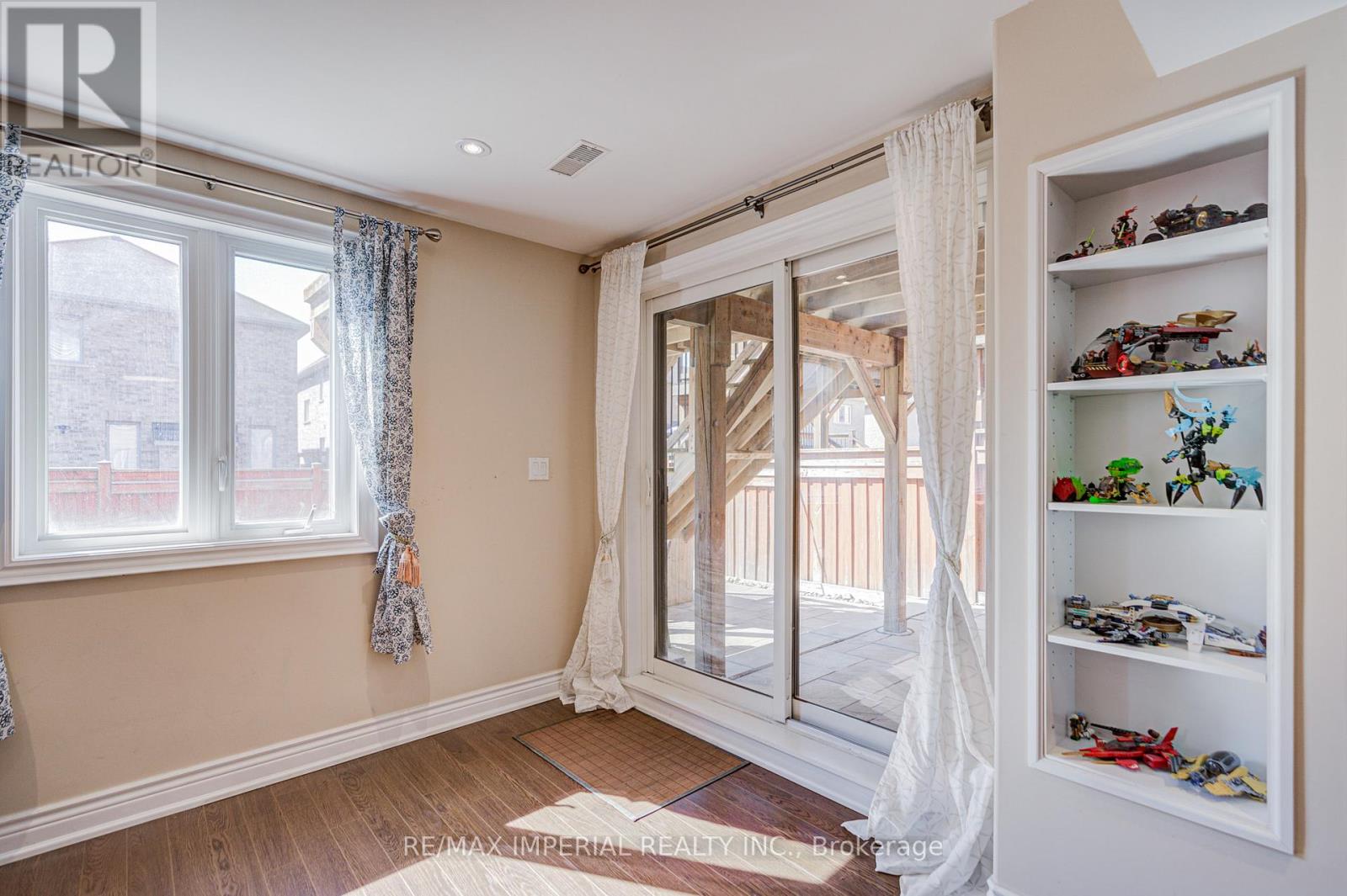 28 Mancini Crescent, Richmond Hill, Ontario  L4E 0T1 - Photo 35 - N12980928