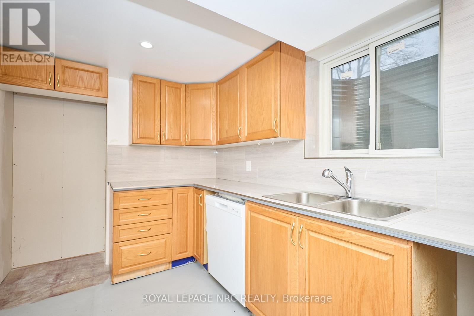 6796 Stokes Street, Niagara Falls, Ontario  L2G 2H1 - Photo 29 - X12980876