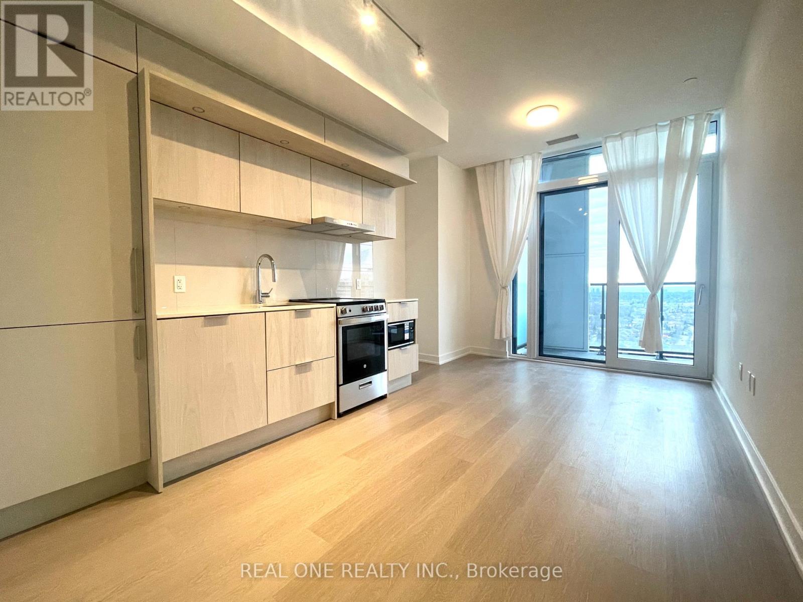 2109 - 448 Burnhamthorpe Road W, Mississauga, Ontario  L5B 4M6 - Photo 4 - W12980870