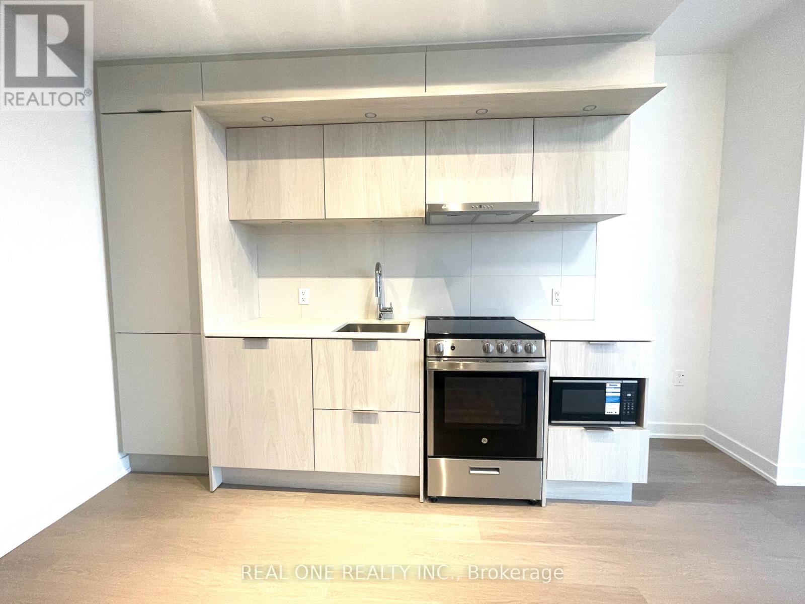 2109 - 448 Burnhamthorpe Road W, Mississauga, Ontario  L5B 4M6 - Photo 6 - W12980870