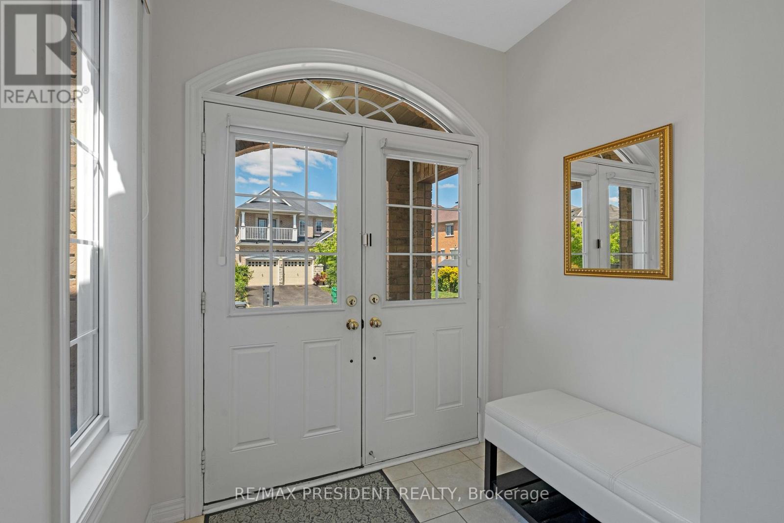 7 Wellpark Way, Brampton, Ontario  L6P 3Z6 - Photo 3 - W12980902