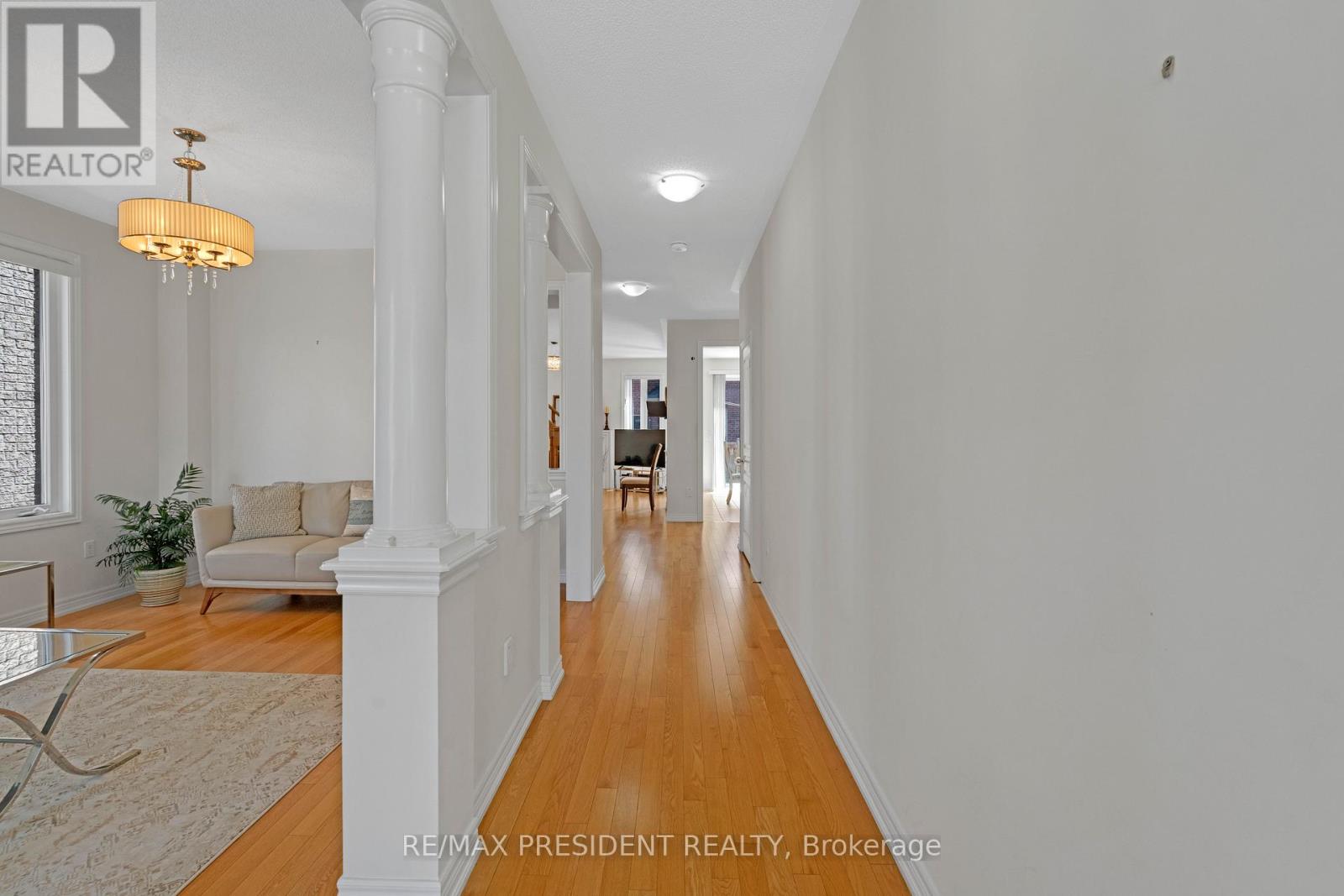 7 Wellpark Way, Brampton, Ontario  L6P 3Z6 - Photo 4 - W12980902