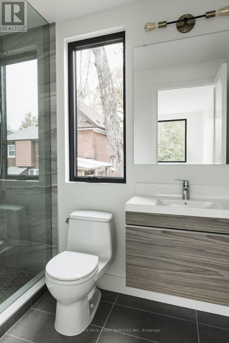 R - 411 Annette Street, Toronto, Ontario  M6P 1R7 - Photo 14 - W12980914